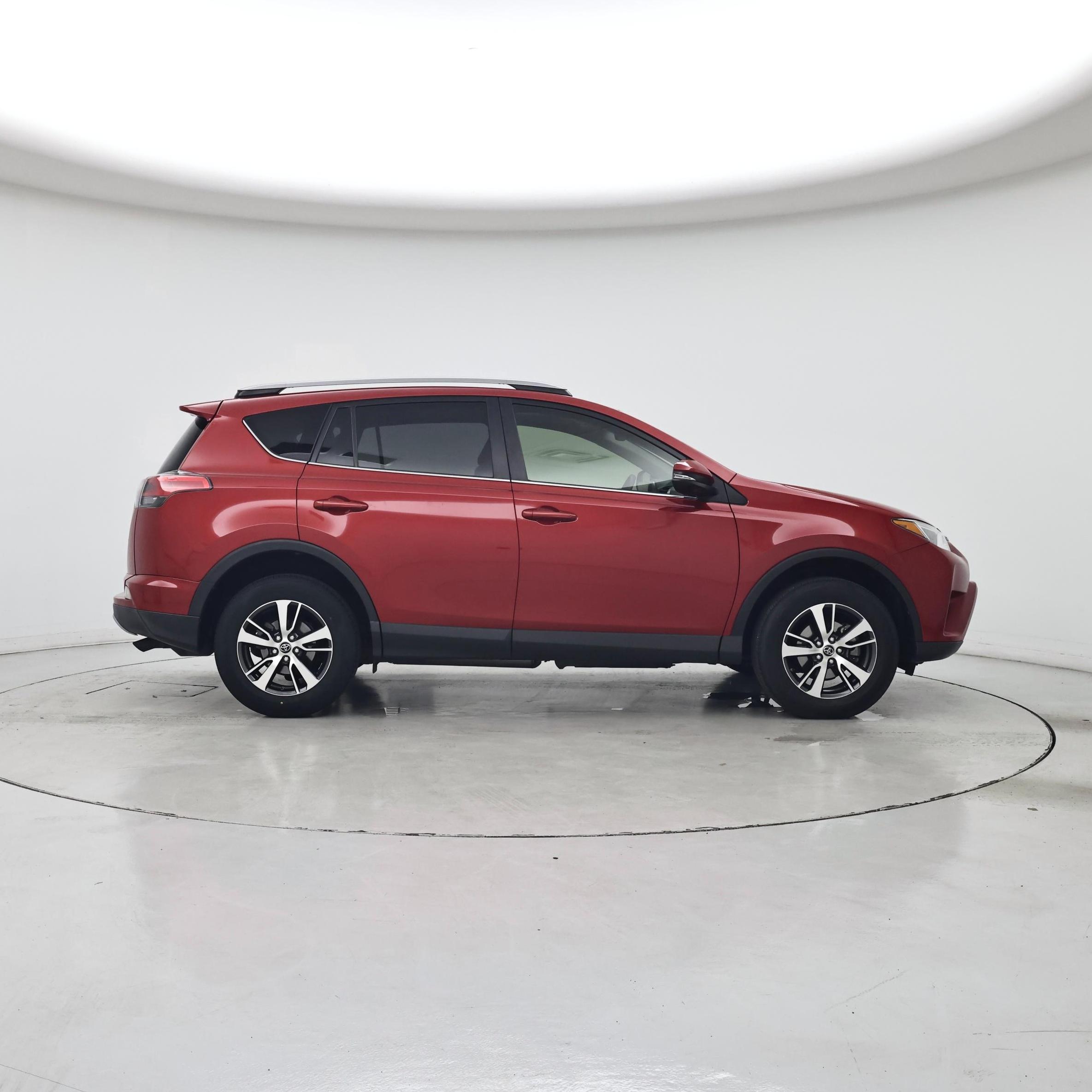 Thumbnail: 2017 Toyota RAV4 - 7