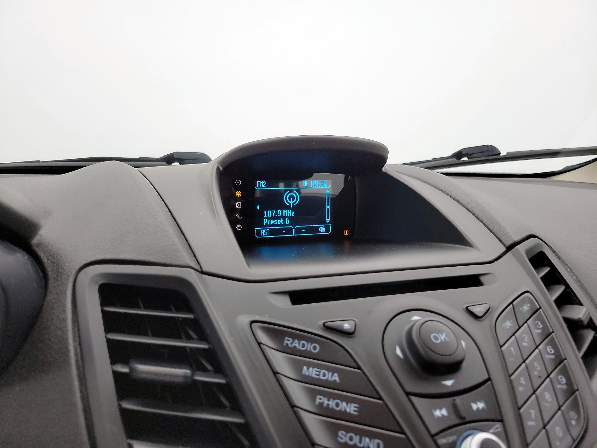 Thumbnail: 2014 Ford Fiesta - 14