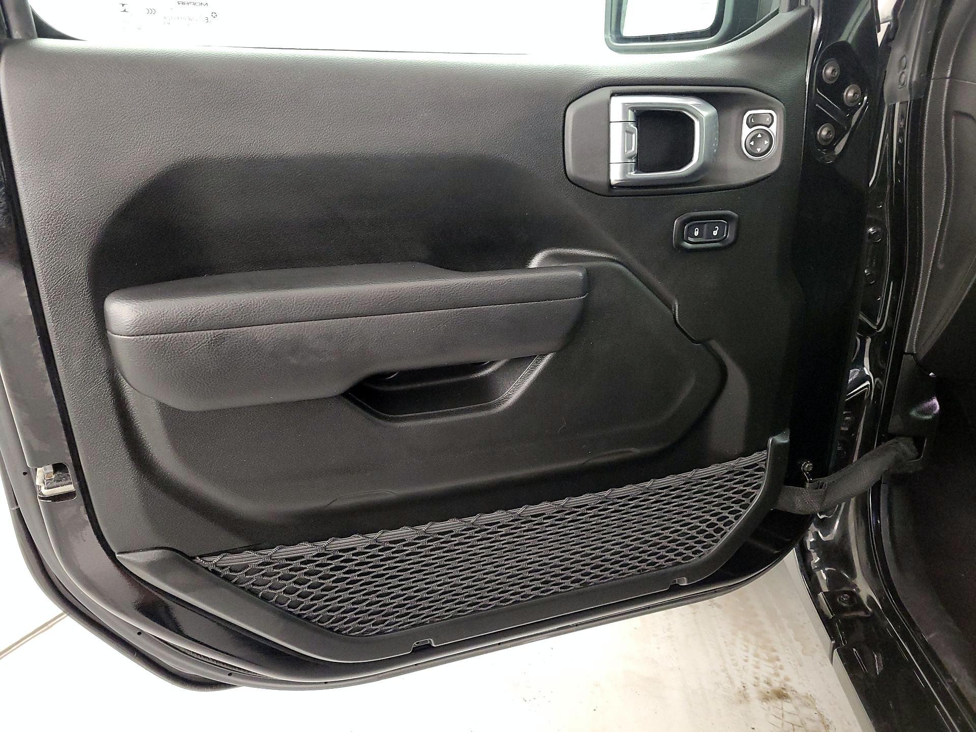 Thumbnail: 2022 Jeep Wrangler - 12
