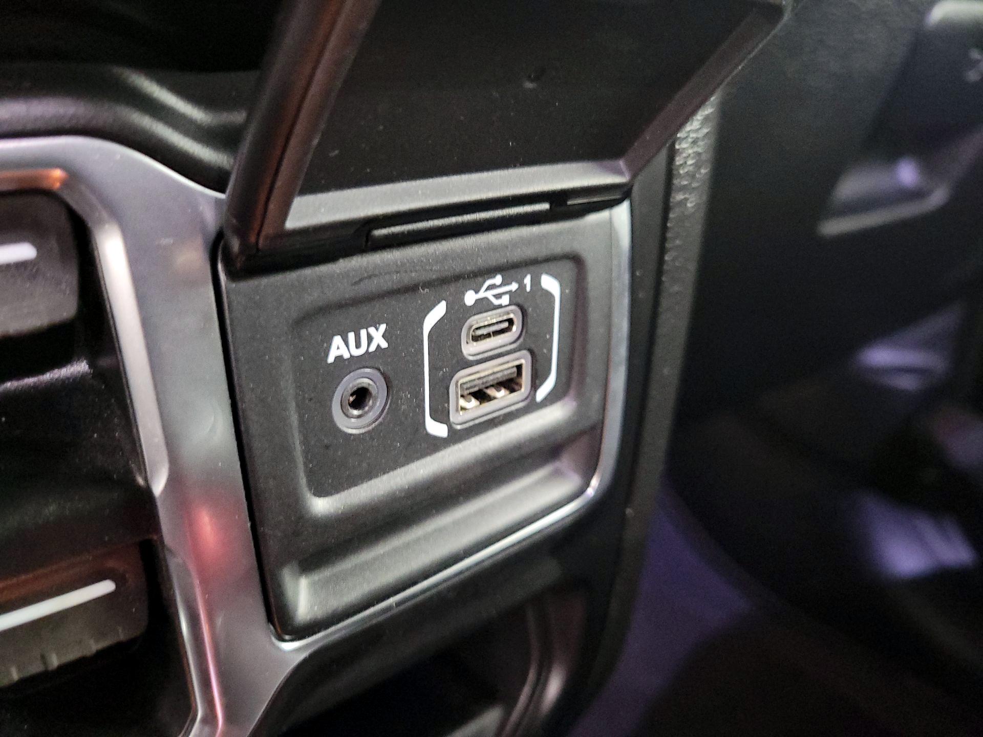 Thumbnail: 2022 Jeep Wrangler - 19