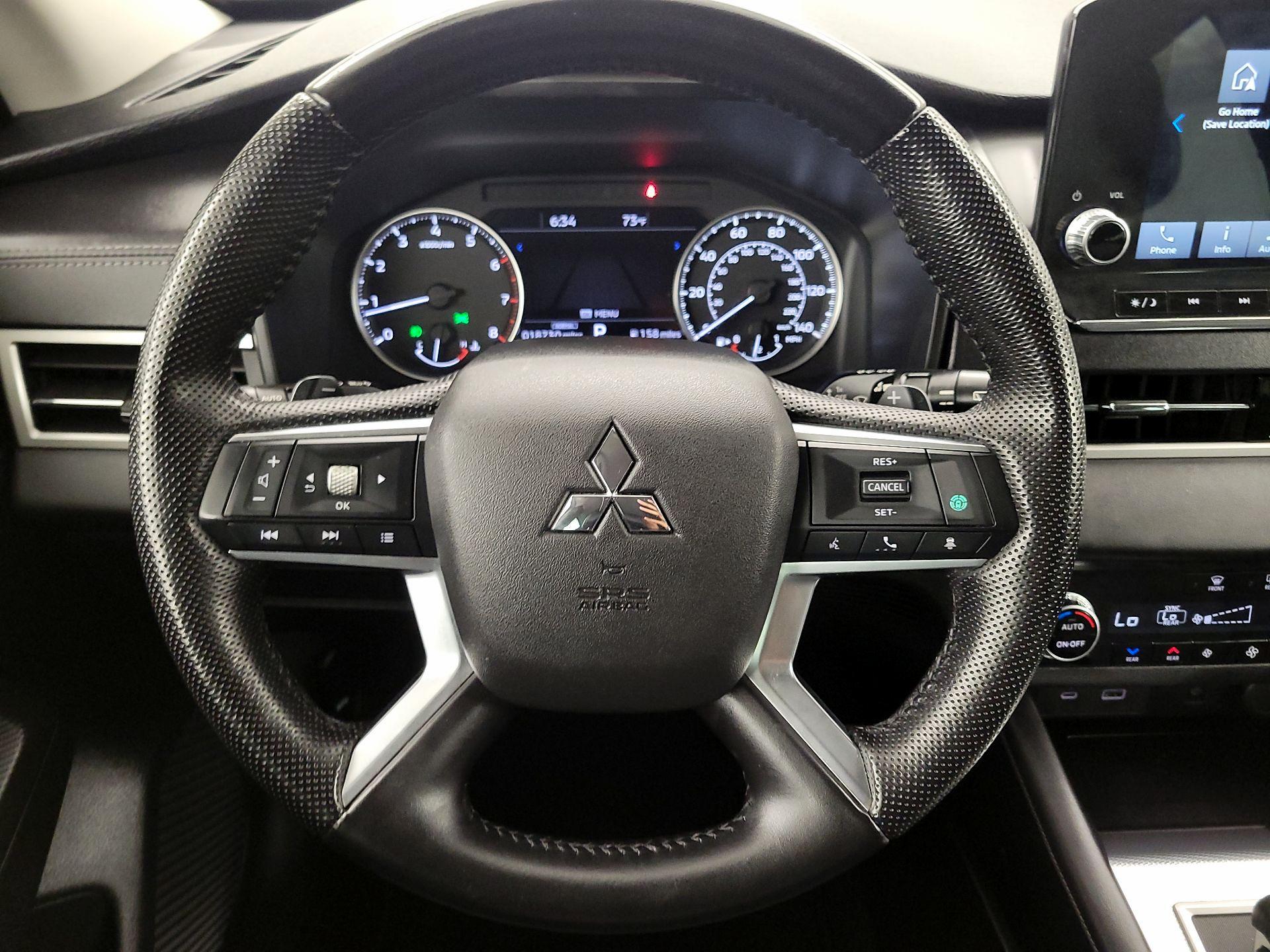 Thumbnail: 2022 Mitsubishi Outlander - 10