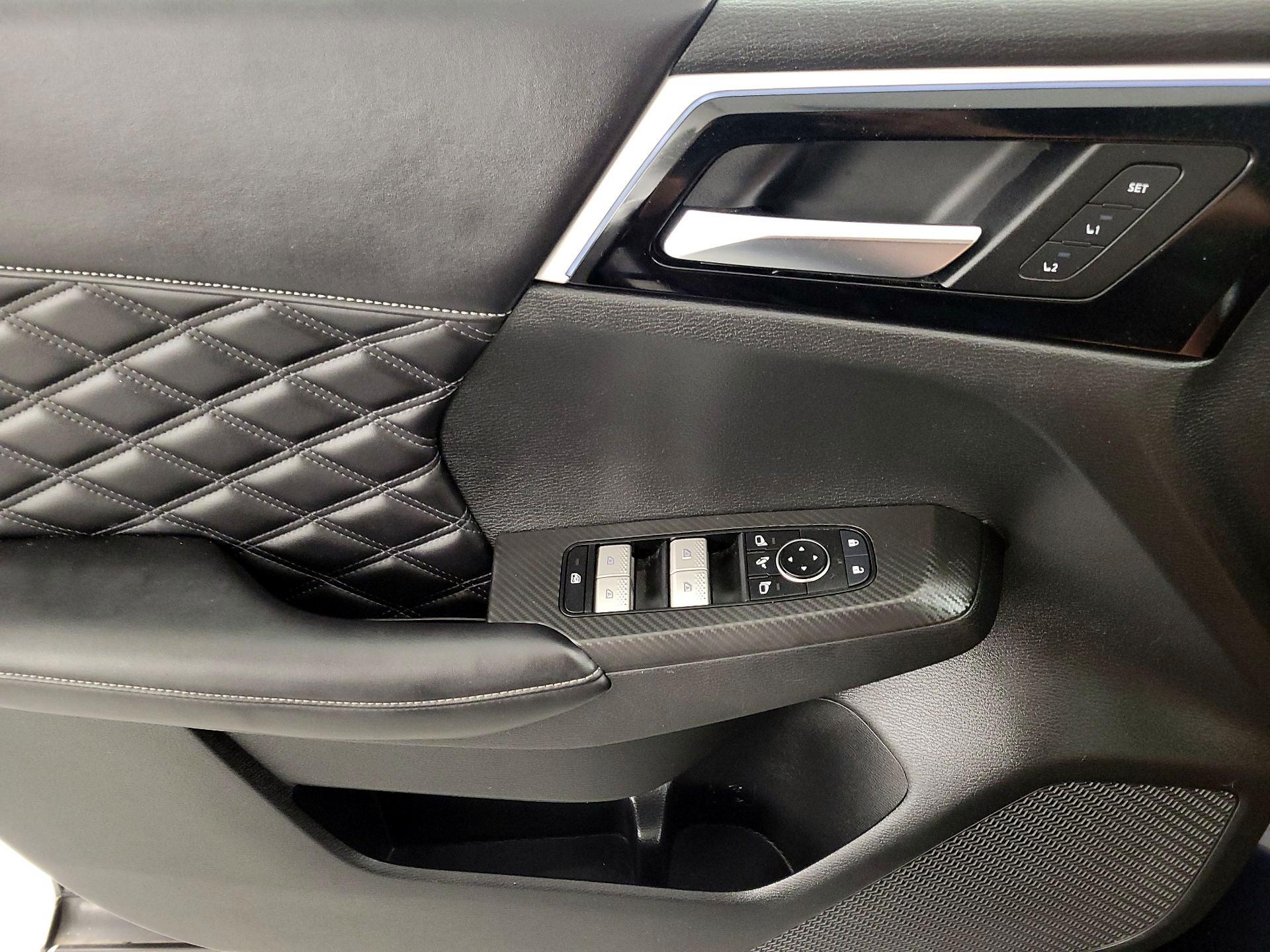 Thumbnail: 2022 Mitsubishi Outlander - 12