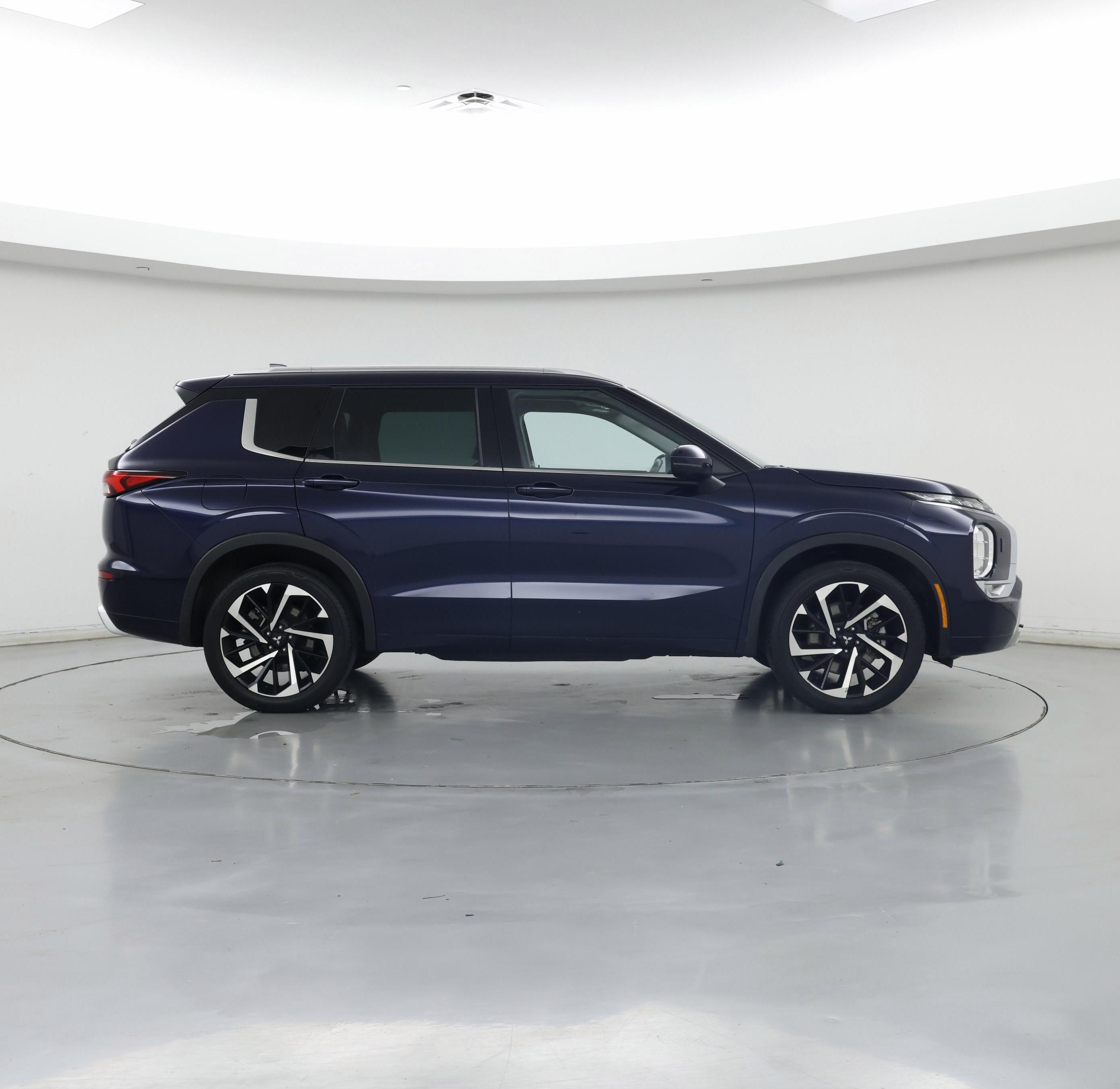 Thumbnail: 2022 Mitsubishi Outlander - 7