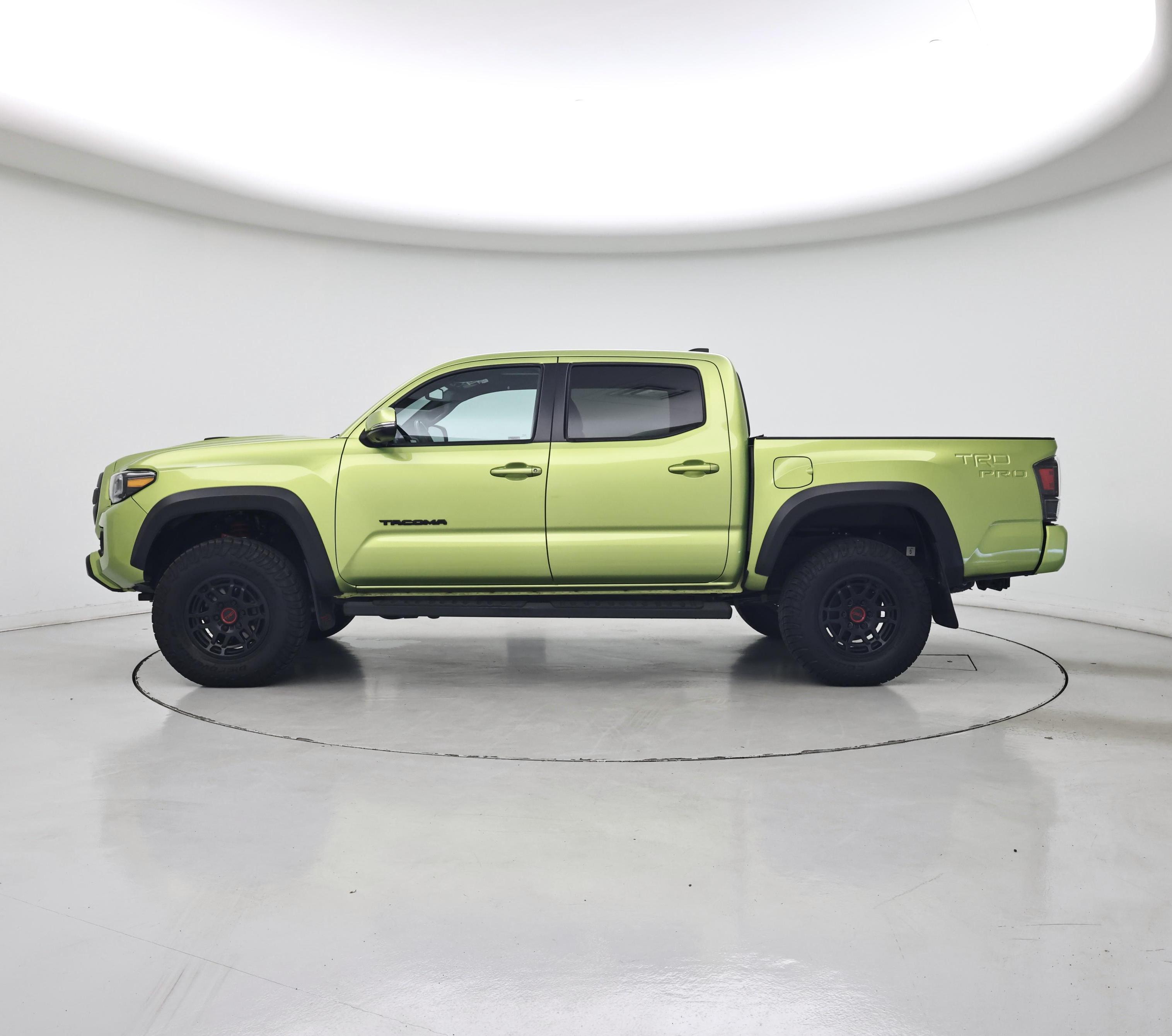 Thumbnail: 2022 Toyota Tacoma - 3