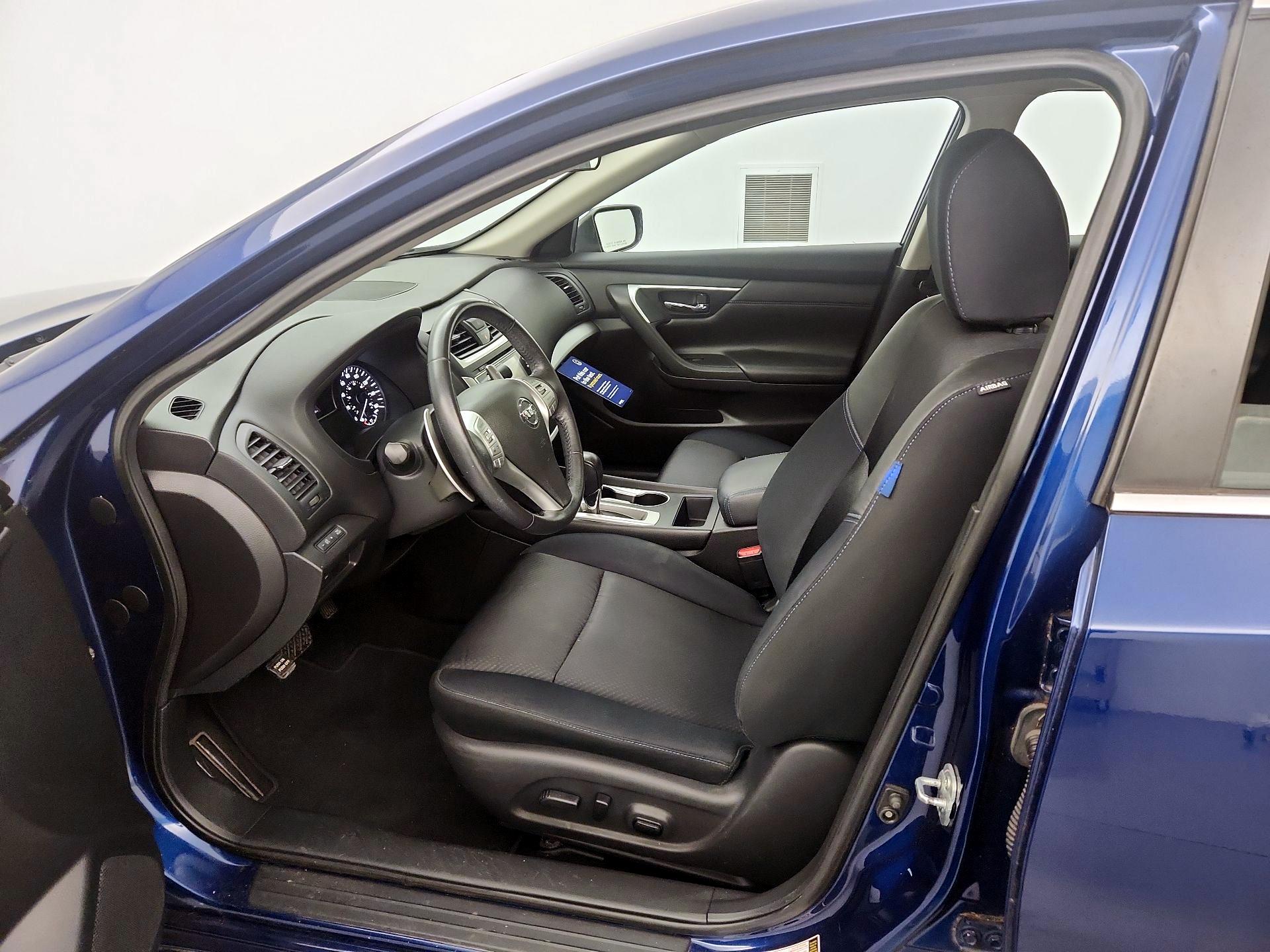 Thumbnail: 2016 Nissan Altima - 11