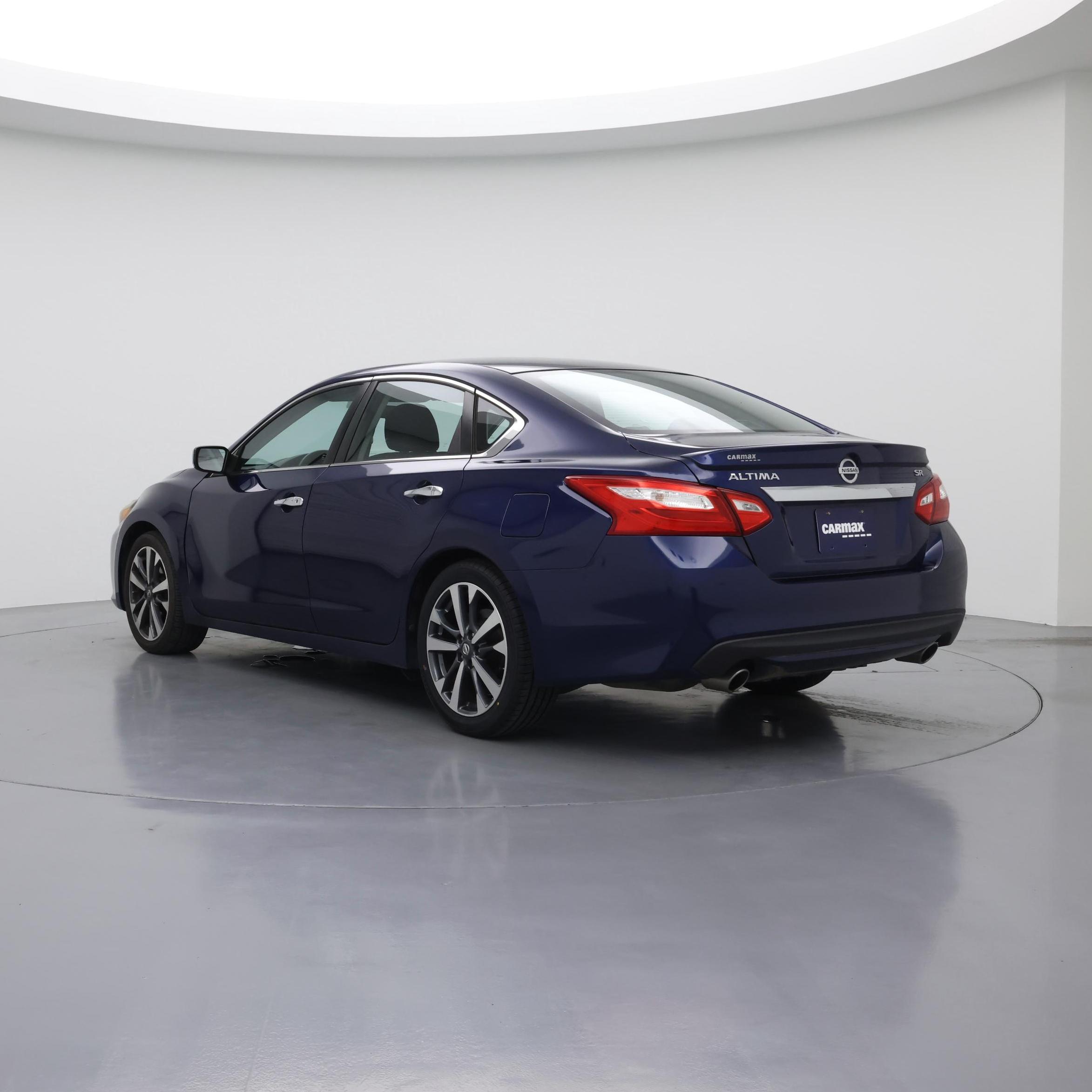 Thumbnail: 2016 Nissan Altima - 2