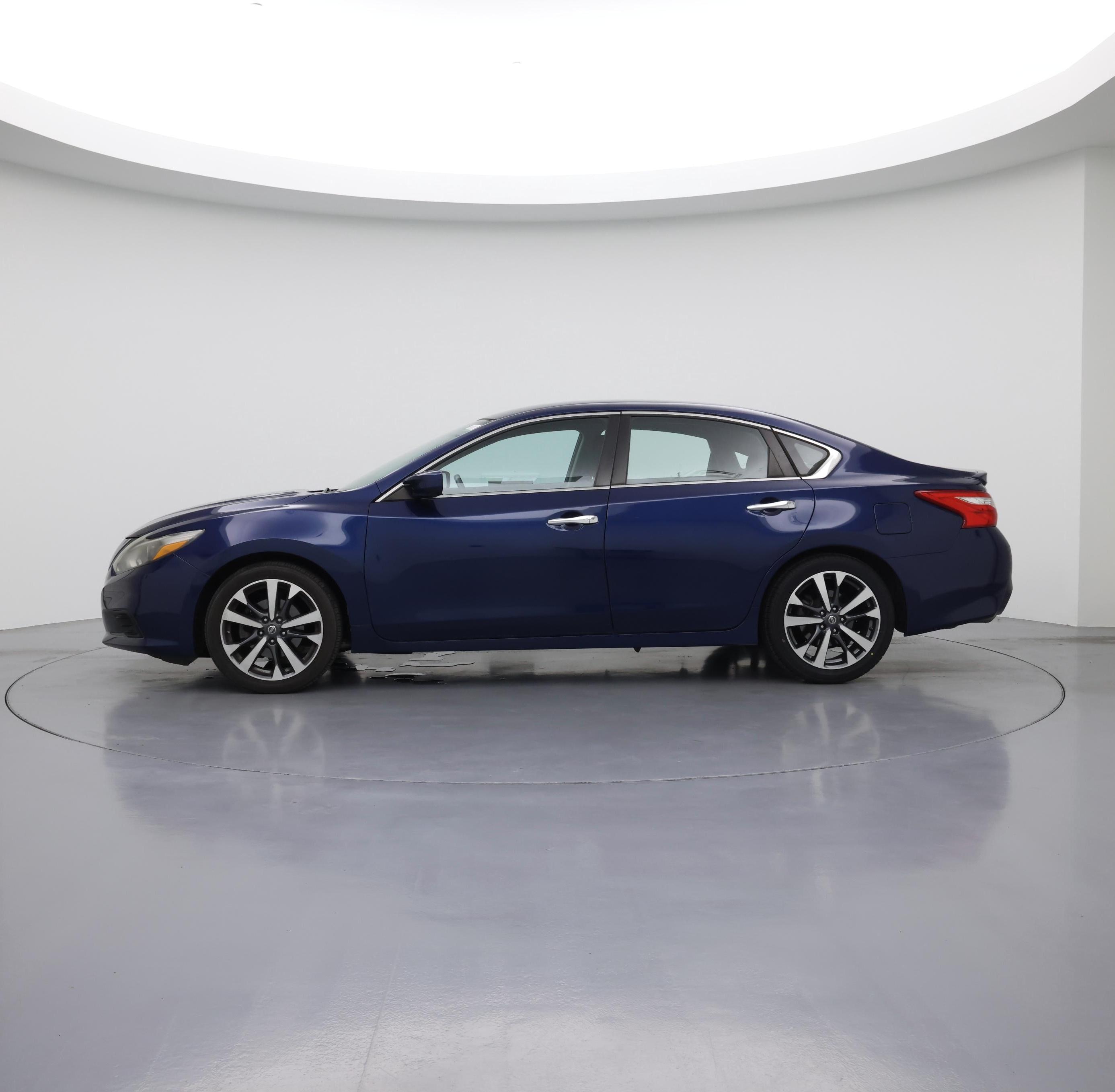 Thumbnail: 2016 Nissan Altima - 3