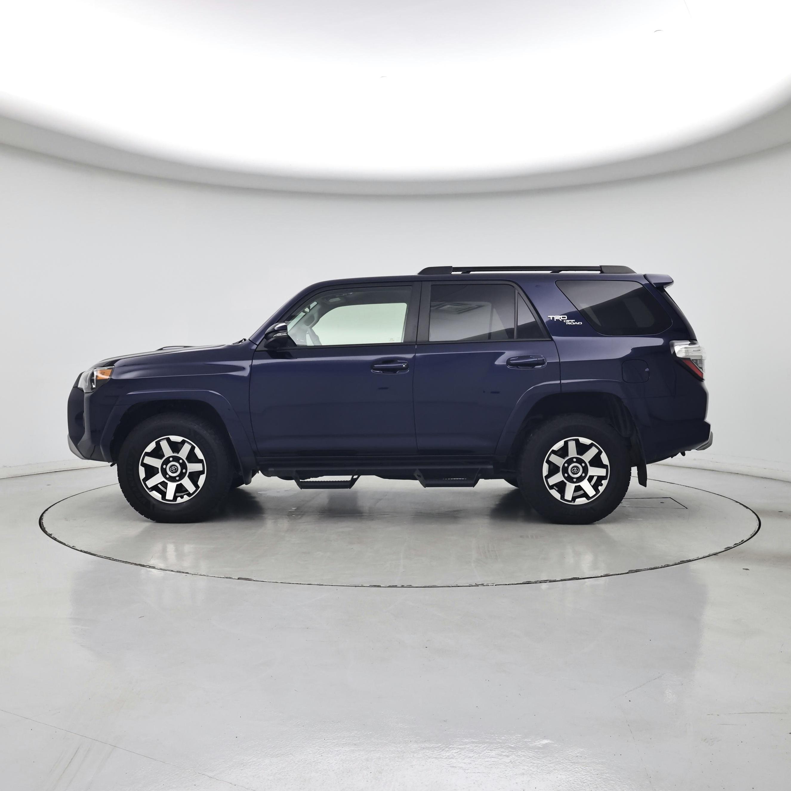 Thumbnail: 2019 Toyota 4Runner - 3