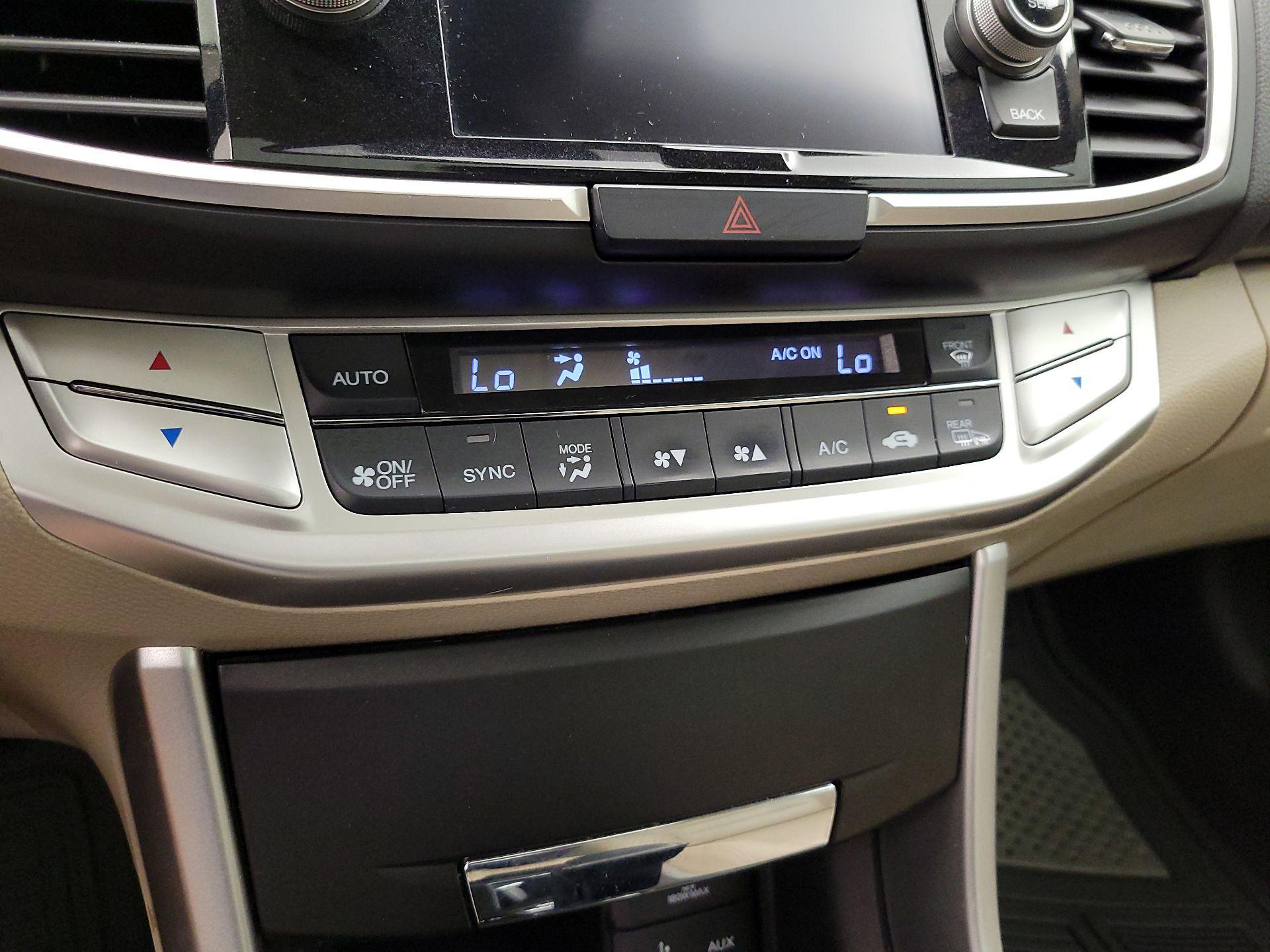 Thumbnail: 2015 Honda Accord - 16