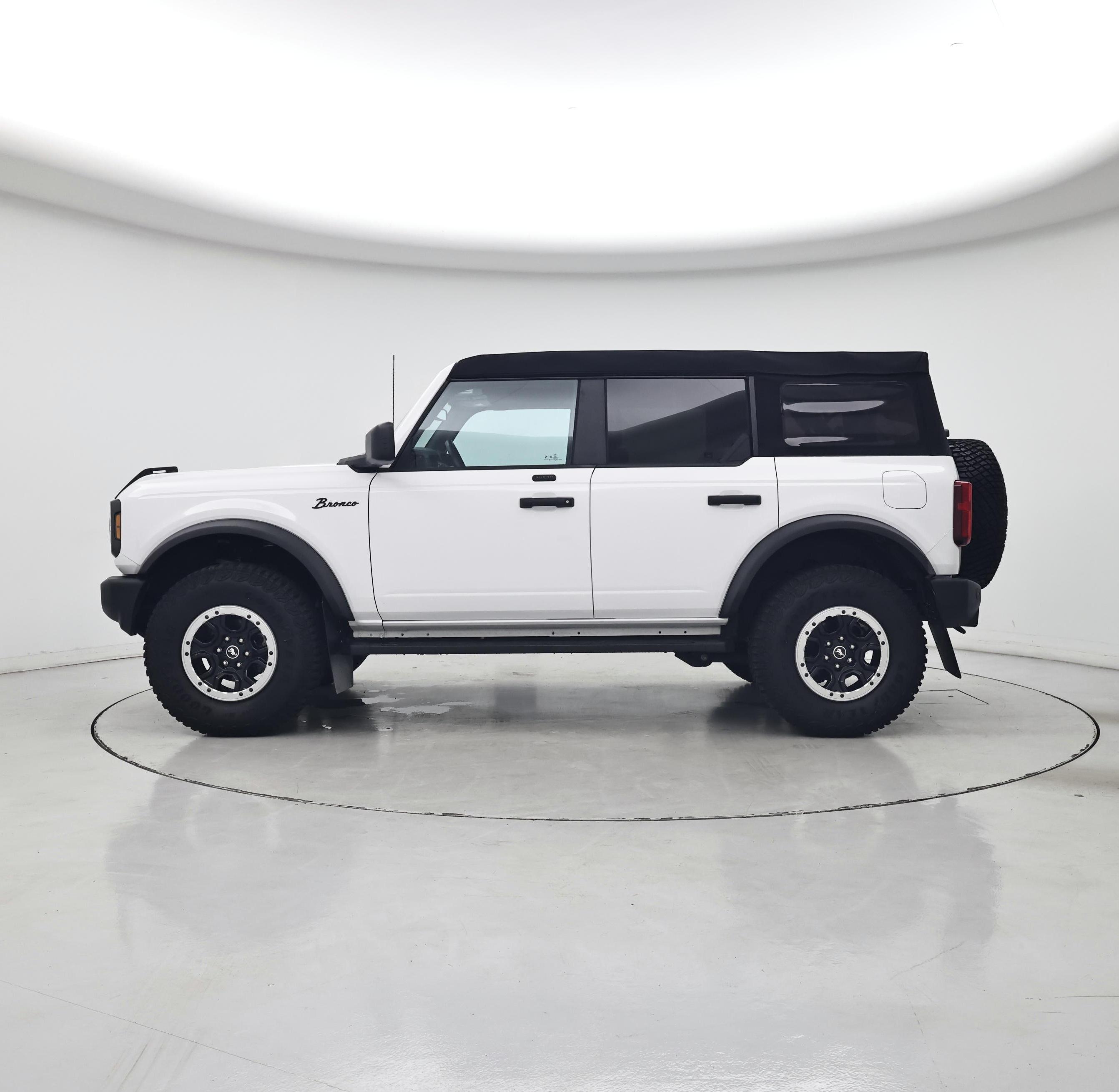 Thumbnail: 2023 Ford Bronco - 3