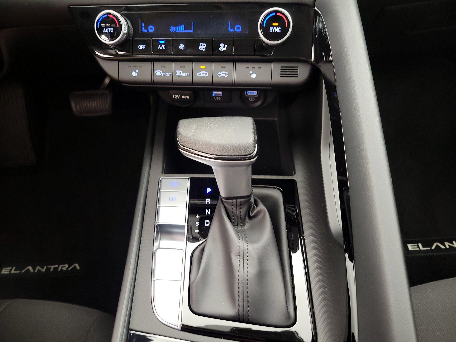 Thumbnail: 2023 Hyundai Elantra - 17