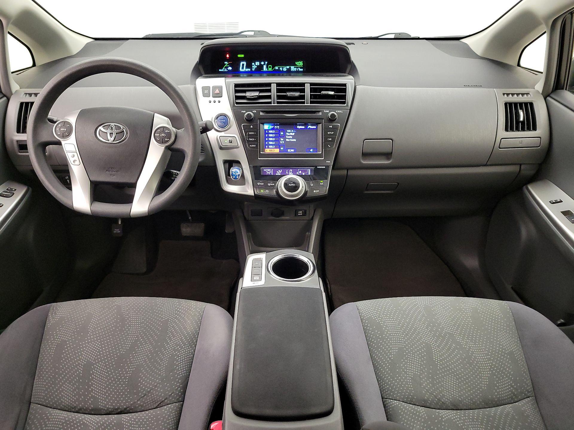 Thumbnail: 2013 Toyota Prius v - 9