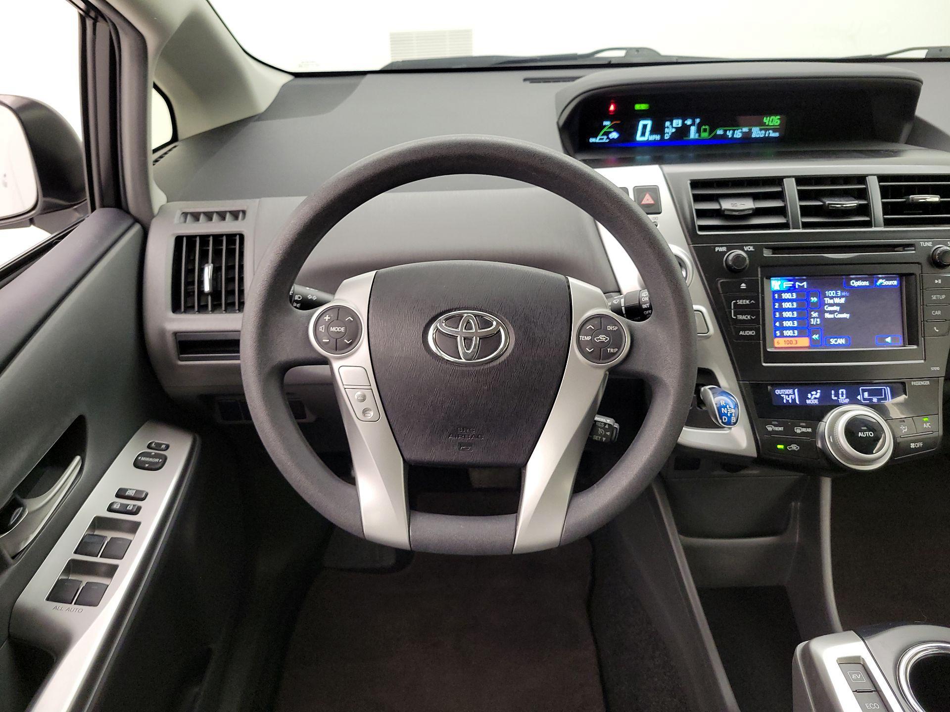 Thumbnail: 2013 Toyota Prius v - 10