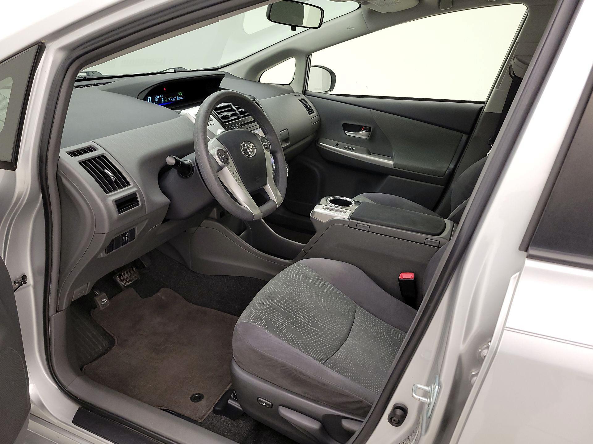 Thumbnail: 2013 Toyota Prius v - 11