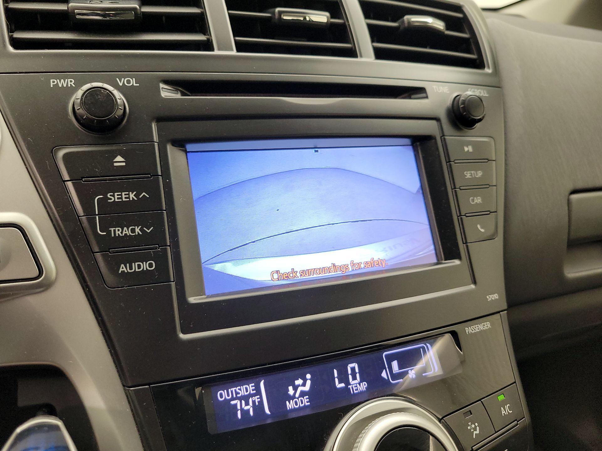 Thumbnail: 2013 Toyota Prius v - 14