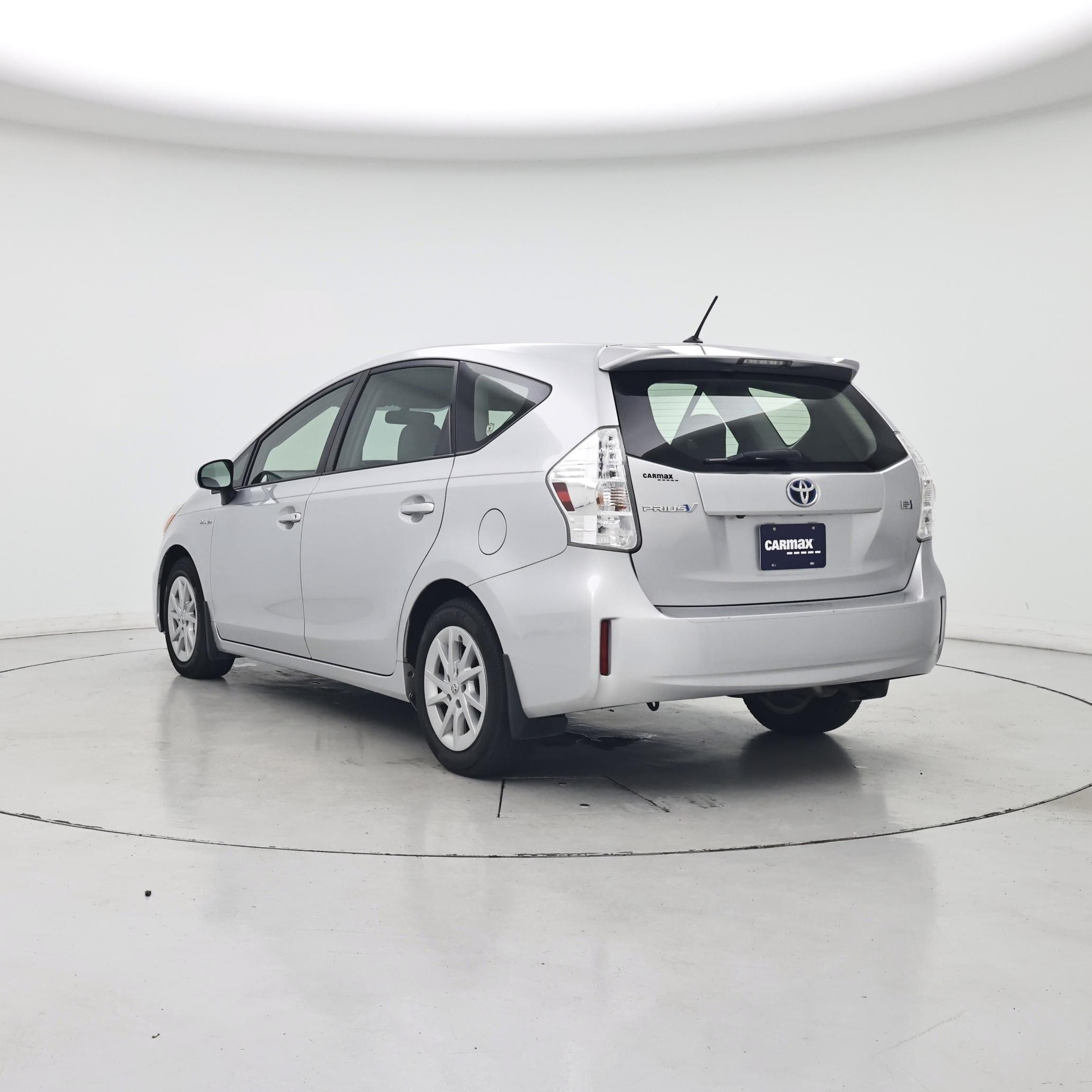 Thumbnail: 2013 Toyota Prius v - 2