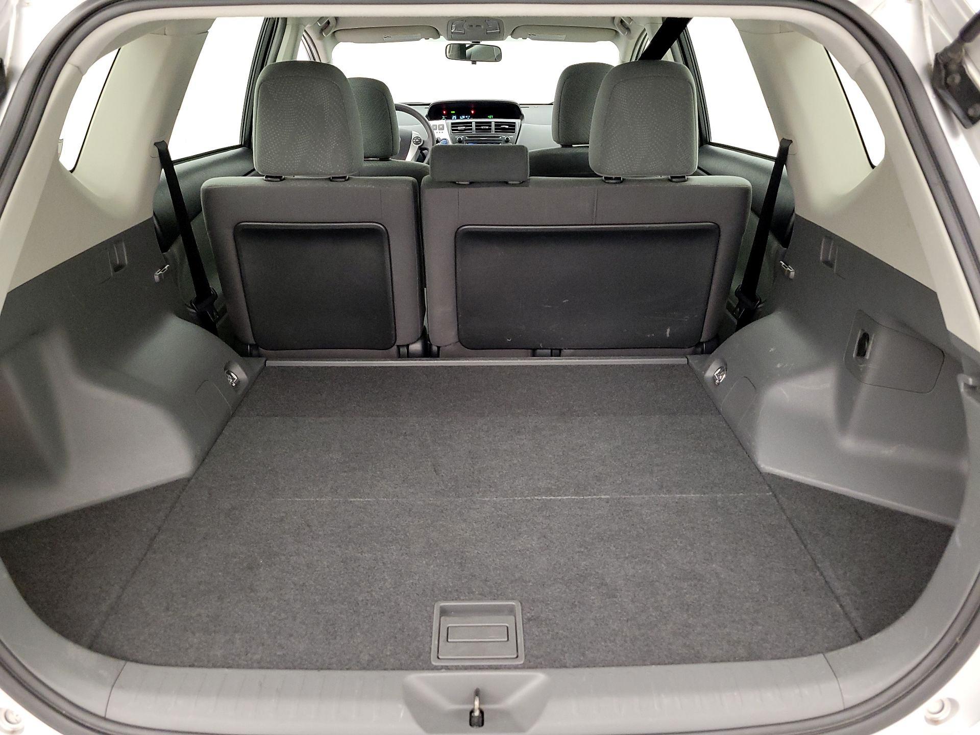 Thumbnail: 2013 Toyota Prius v - 20