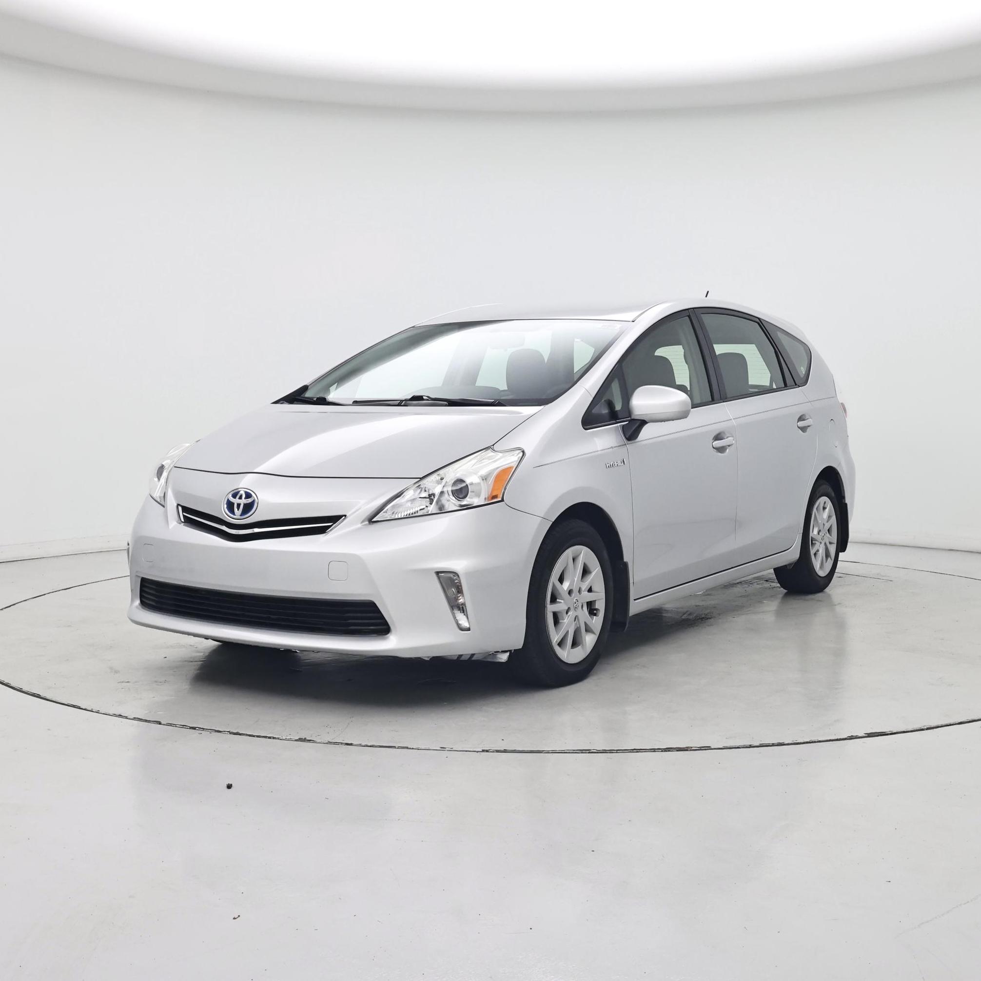 Thumbnail: 2013 Toyota Prius v - 4