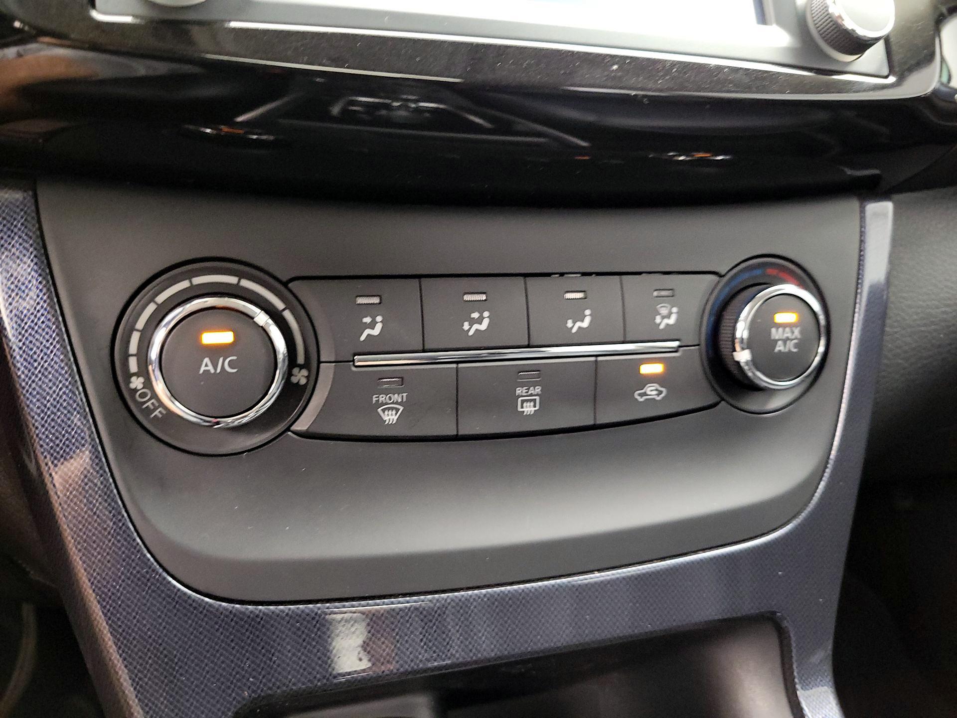 Thumbnail: 2016 Nissan Sentra - 17