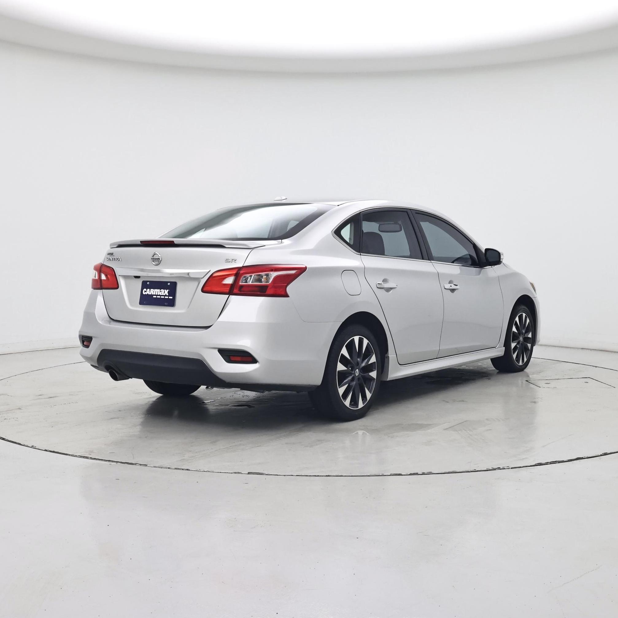 Thumbnail: 2016 Nissan Sentra - 8