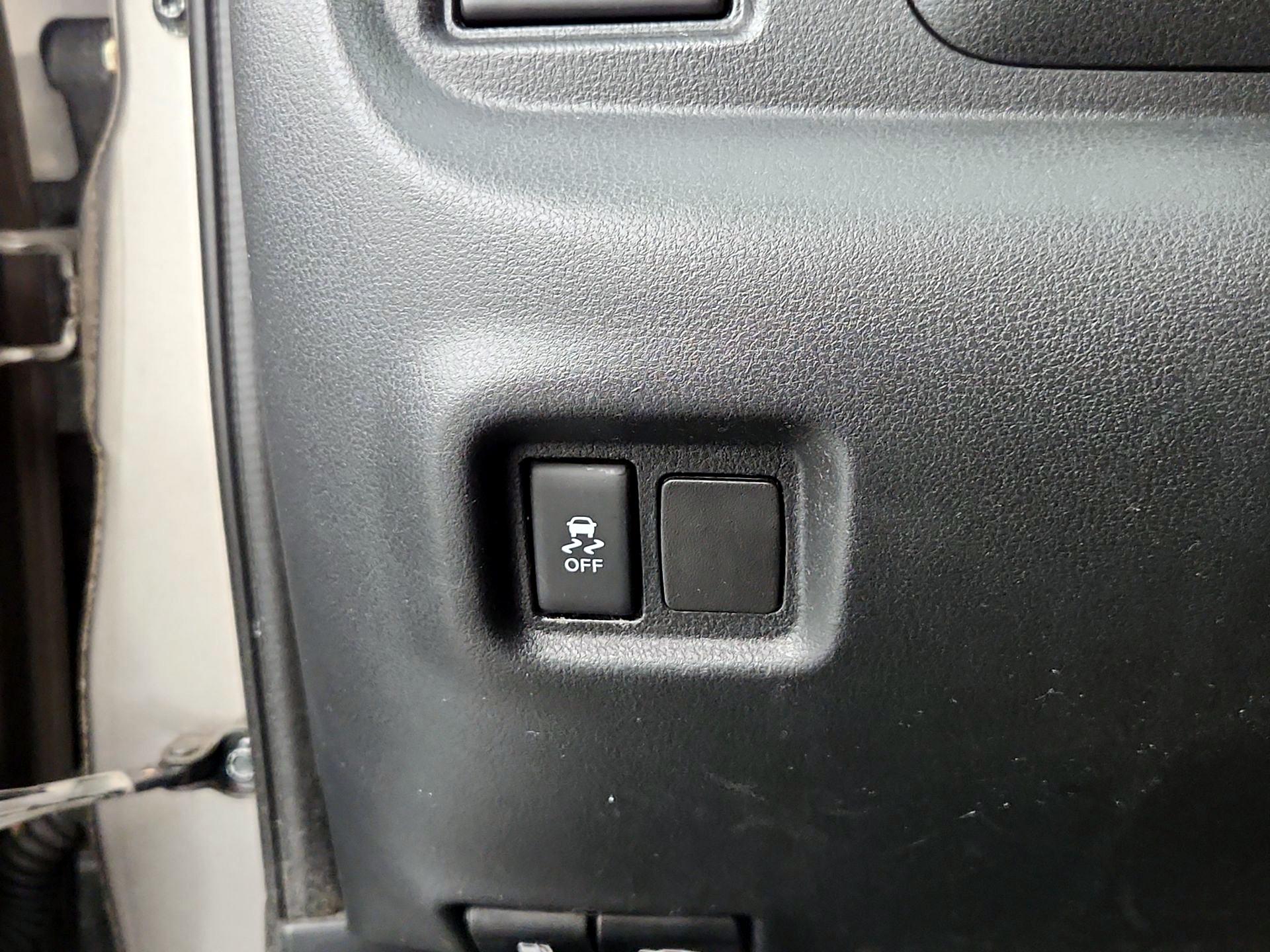 Thumbnail: 2014 Nissan Versa - 13