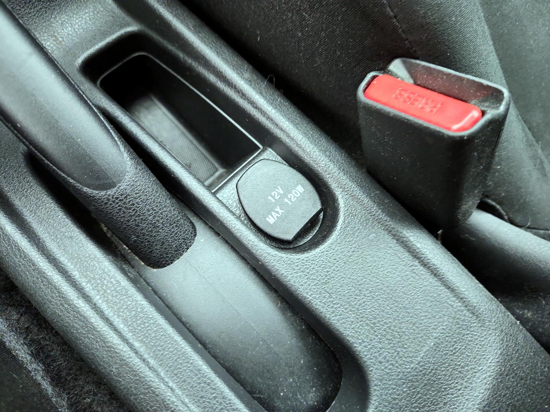 Thumbnail: 2014 Nissan Versa - 17