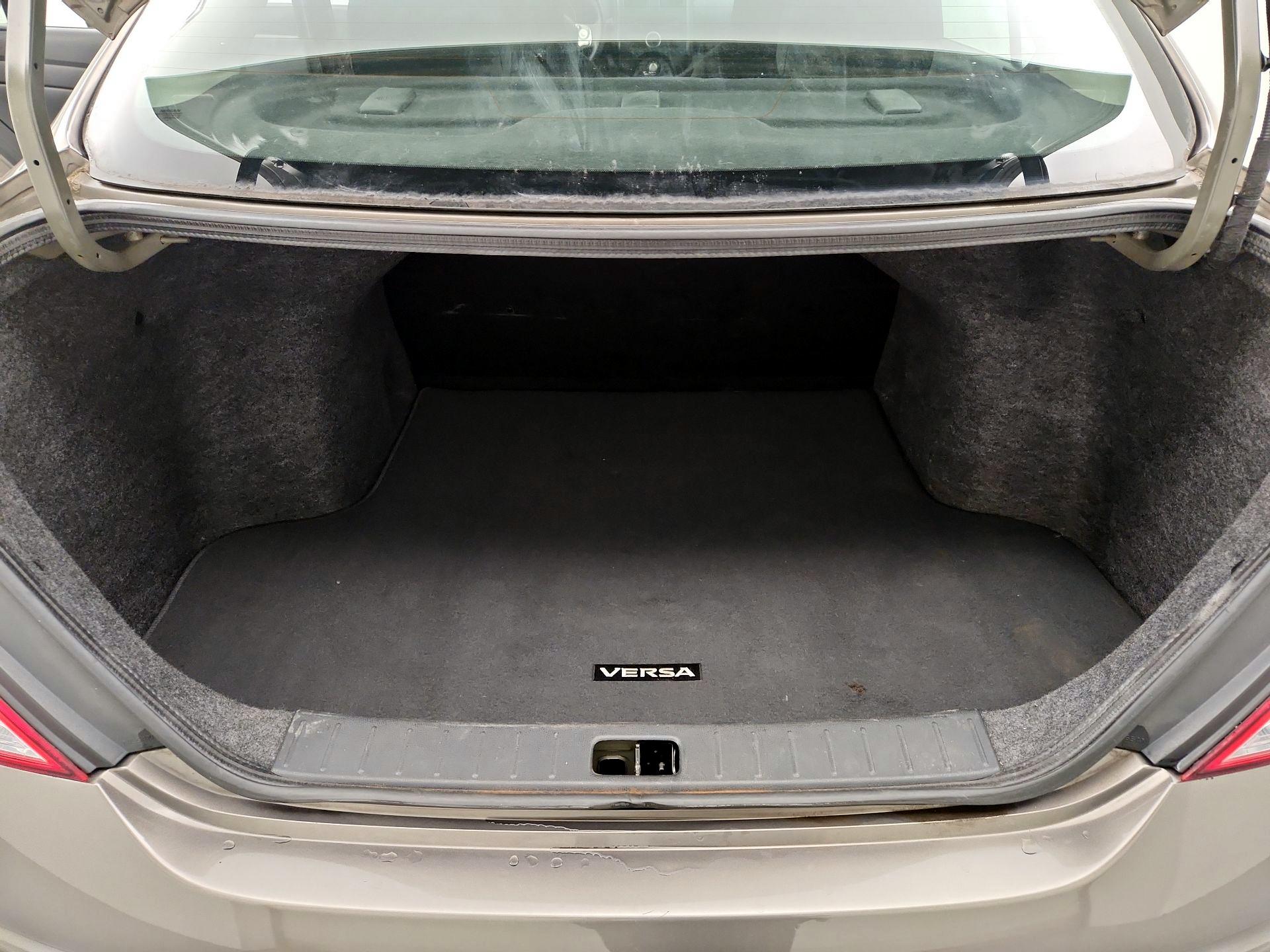 Thumbnail: 2014 Nissan Versa - 19