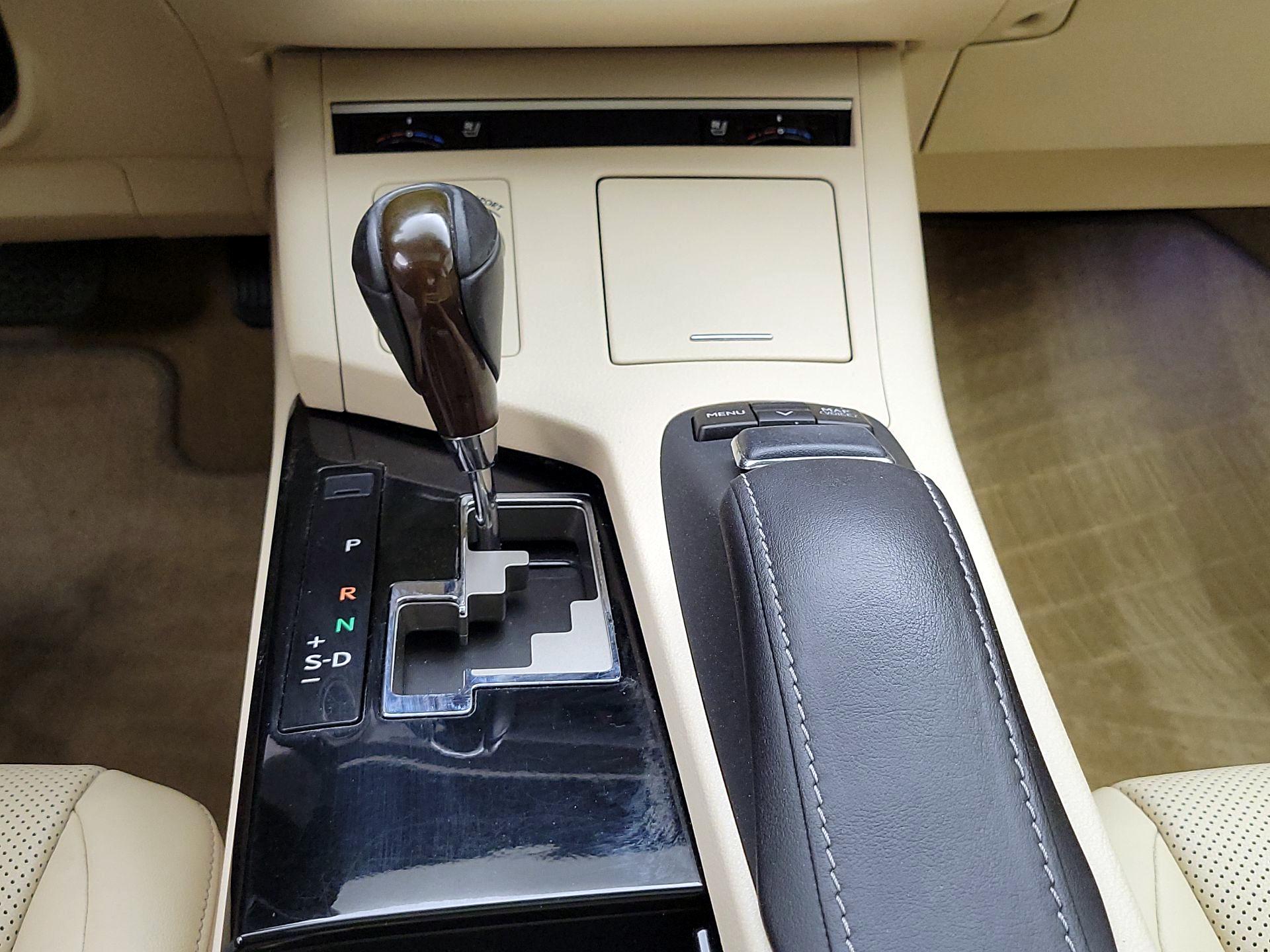 Thumbnail: 2014 Lexus ES - 18