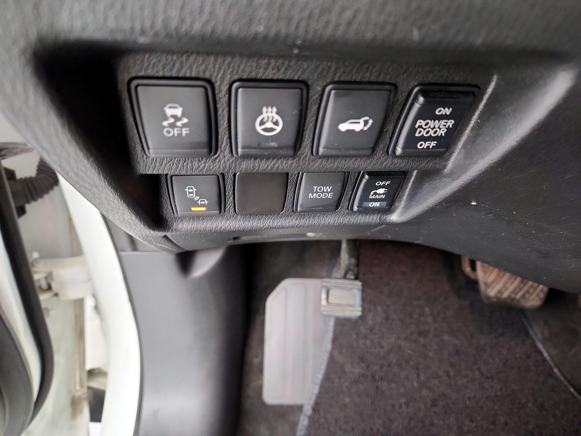 Thumbnail: 2016 Nissan Pathfinder - 13