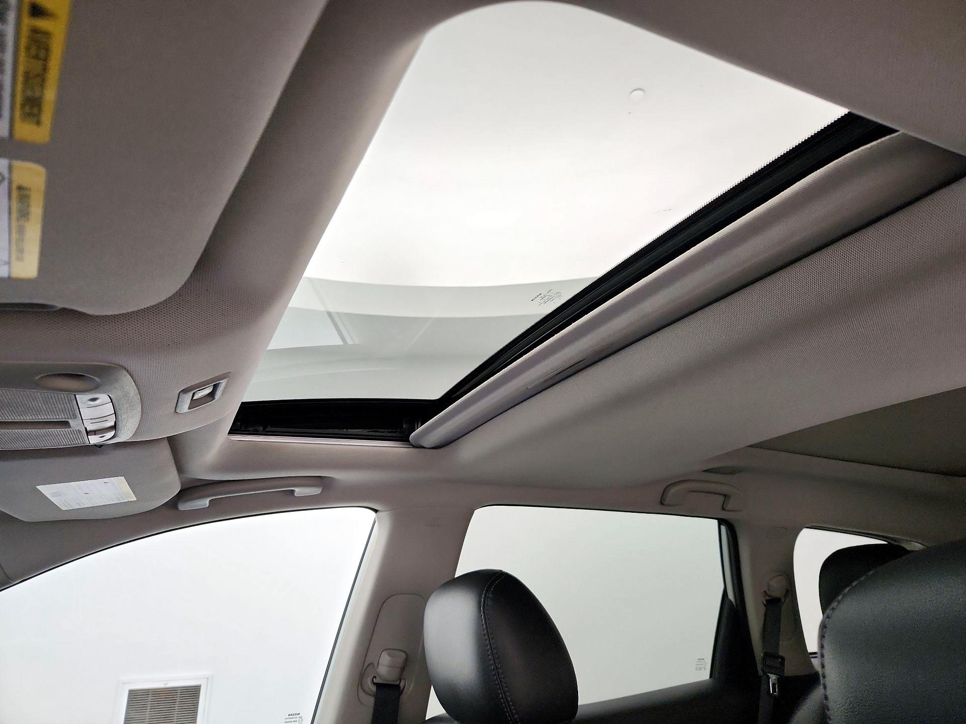 Thumbnail: 2016 Nissan Pathfinder - 20
