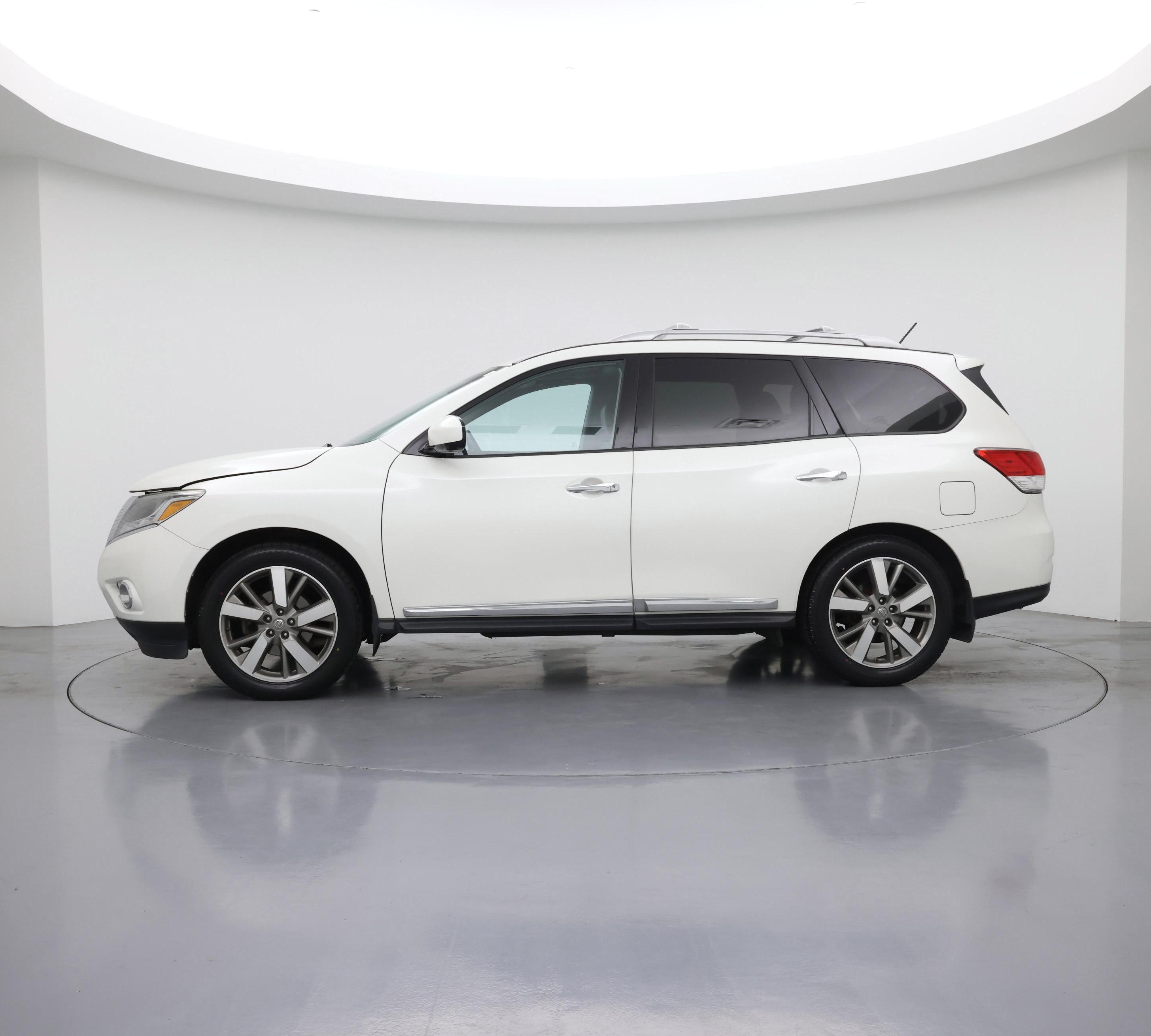 Thumbnail: 2016 Nissan Pathfinder - 3