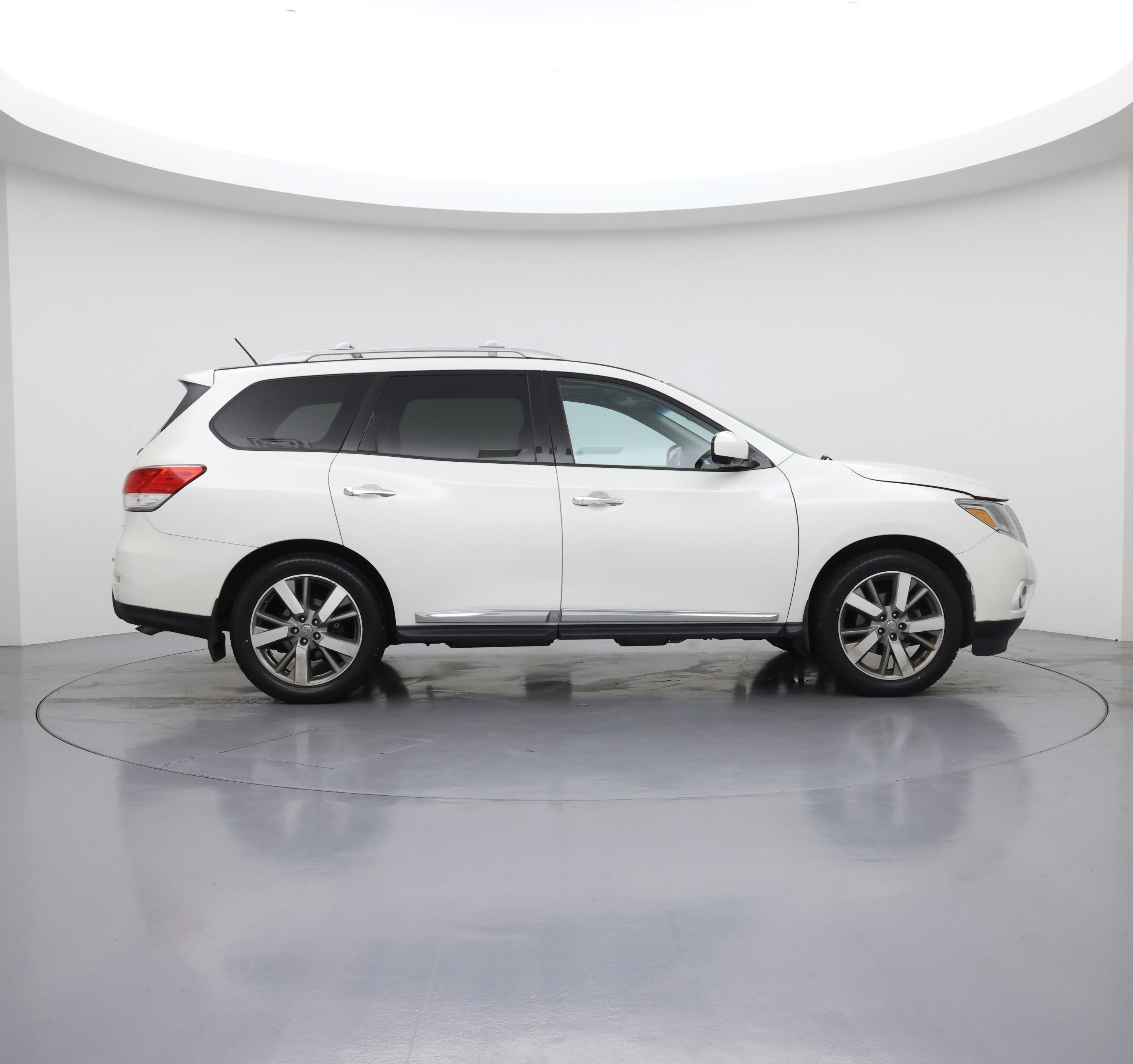 Thumbnail: 2016 Nissan Pathfinder - 7