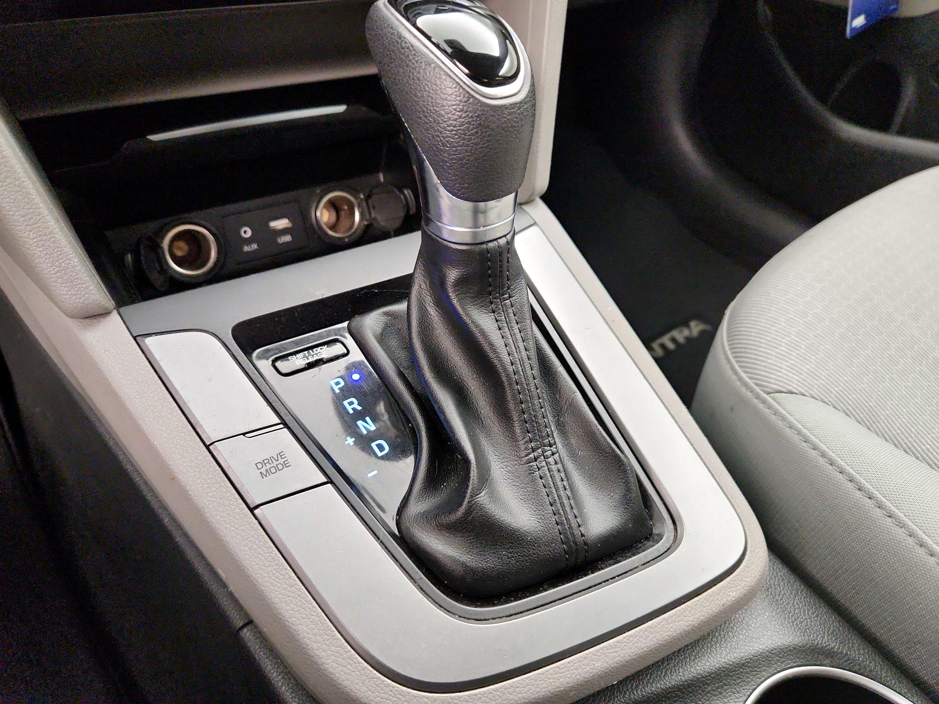 Thumbnail: 2017 Hyundai Elantra - 16