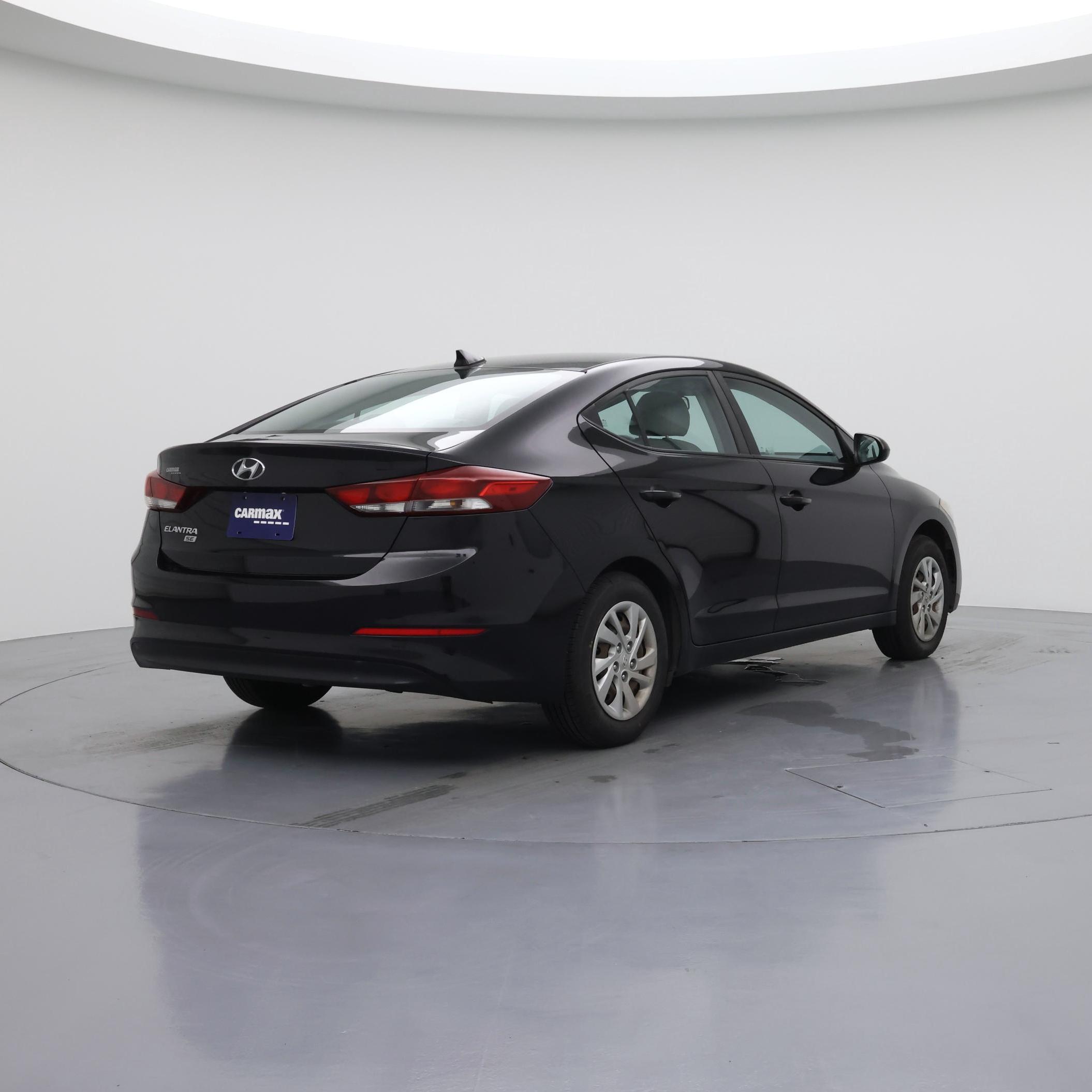 Thumbnail: 2017 Hyundai Elantra - 8