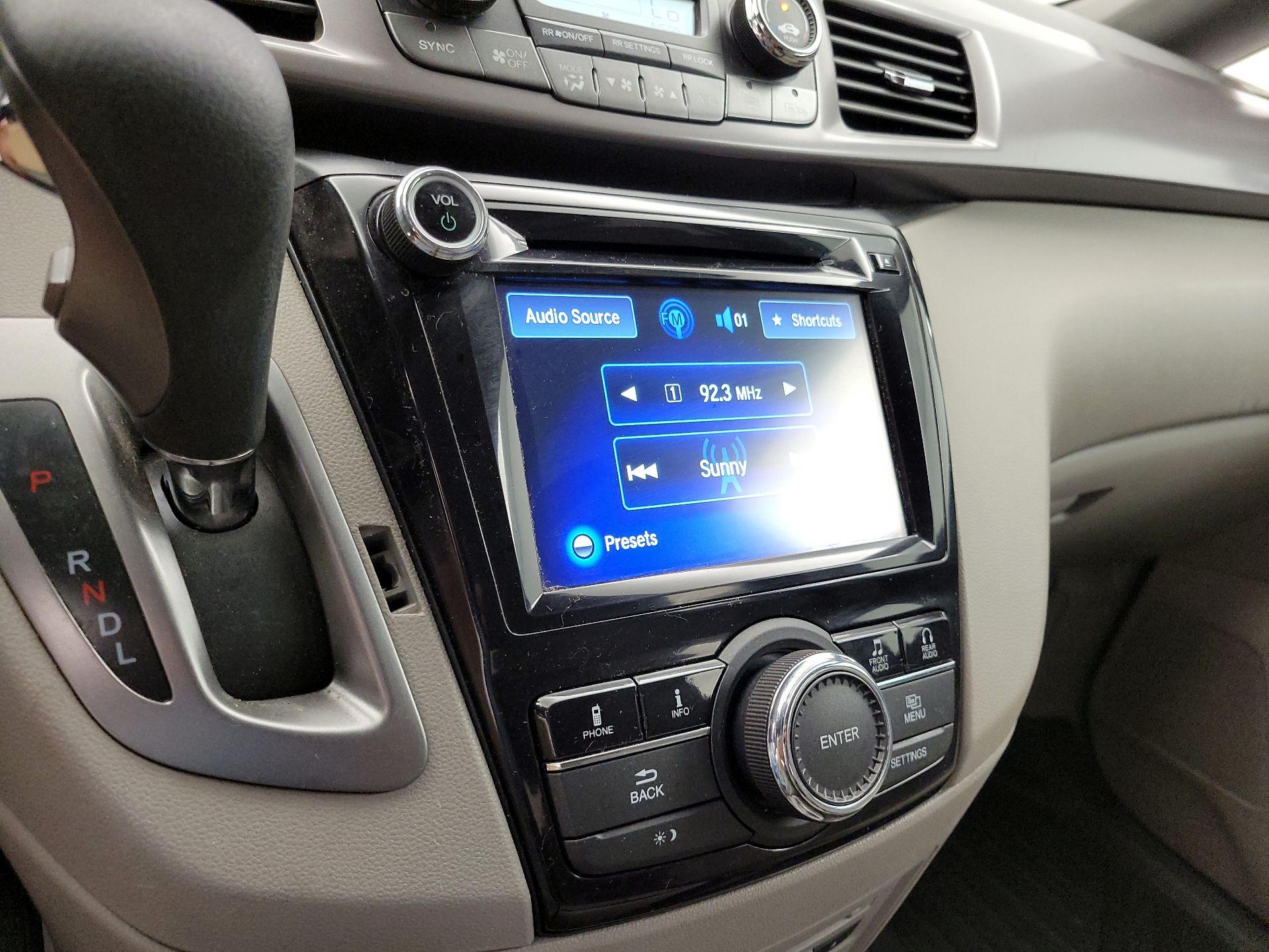 Thumbnail: 2017 Honda Odyssey - 16