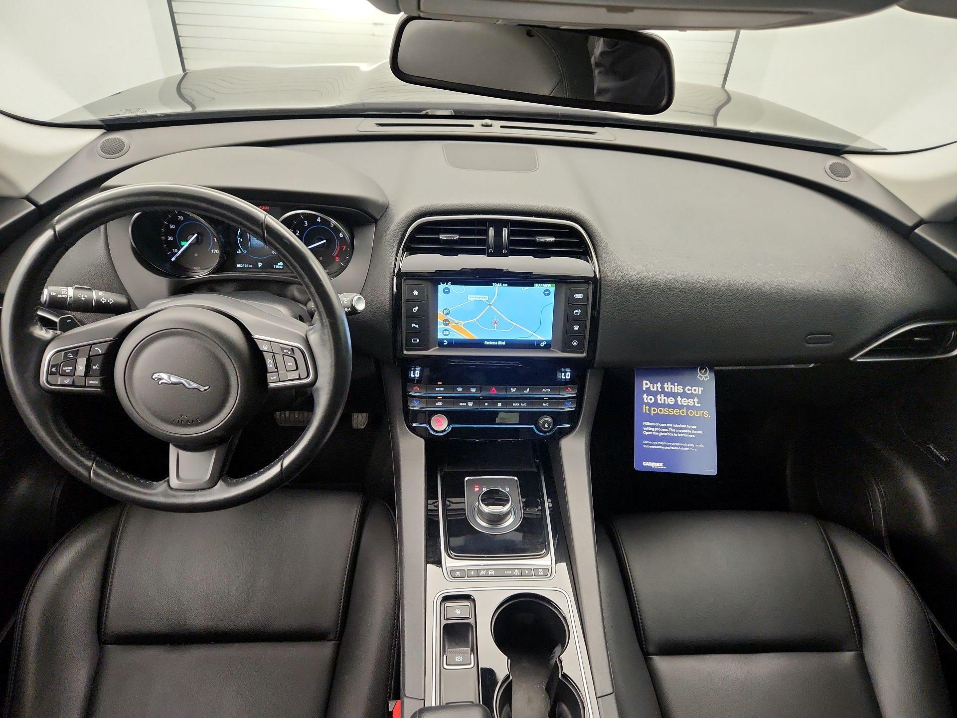 Thumbnail: 2017 Jaguar F-Pace - 9