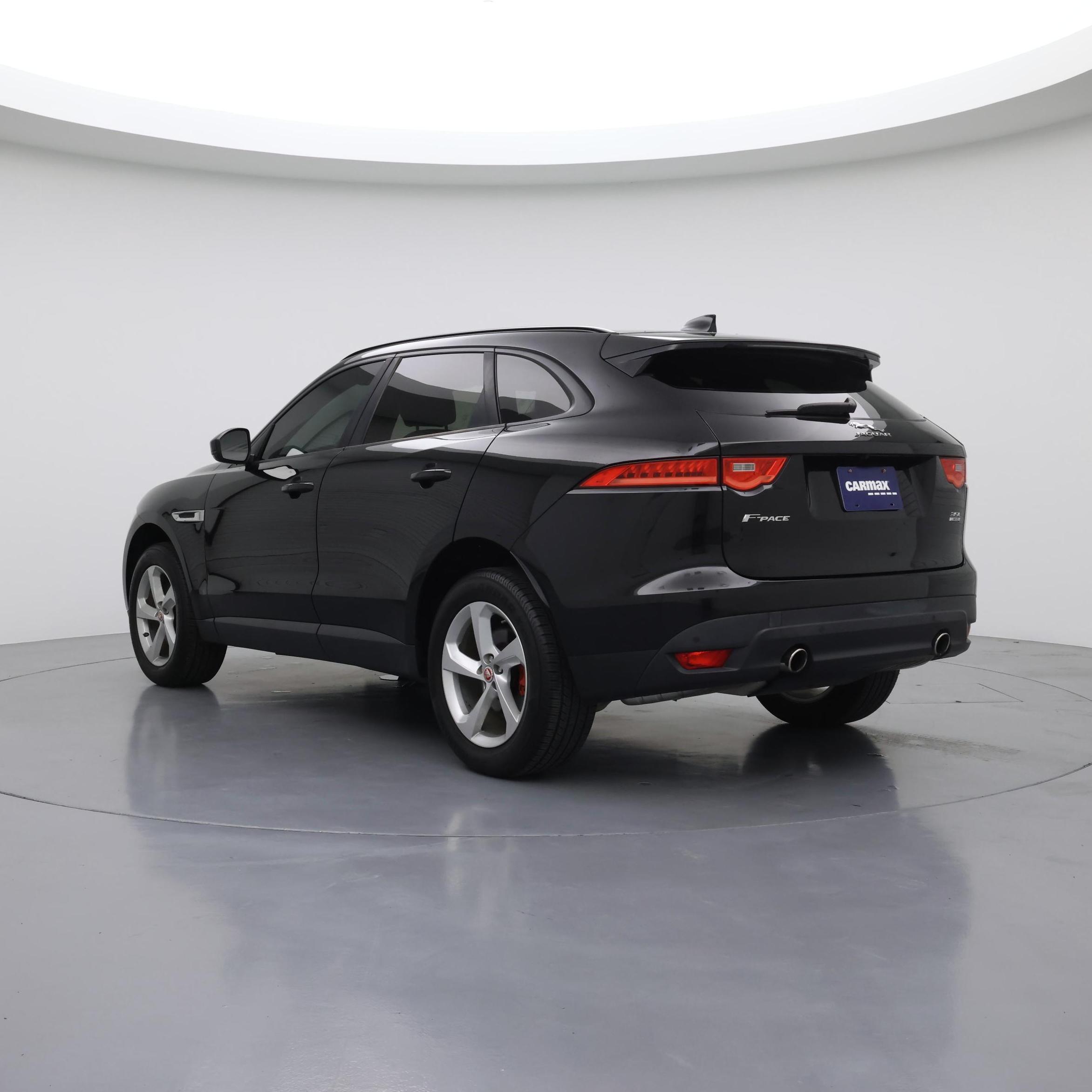 Thumbnail: 2017 Jaguar F-Pace - 2