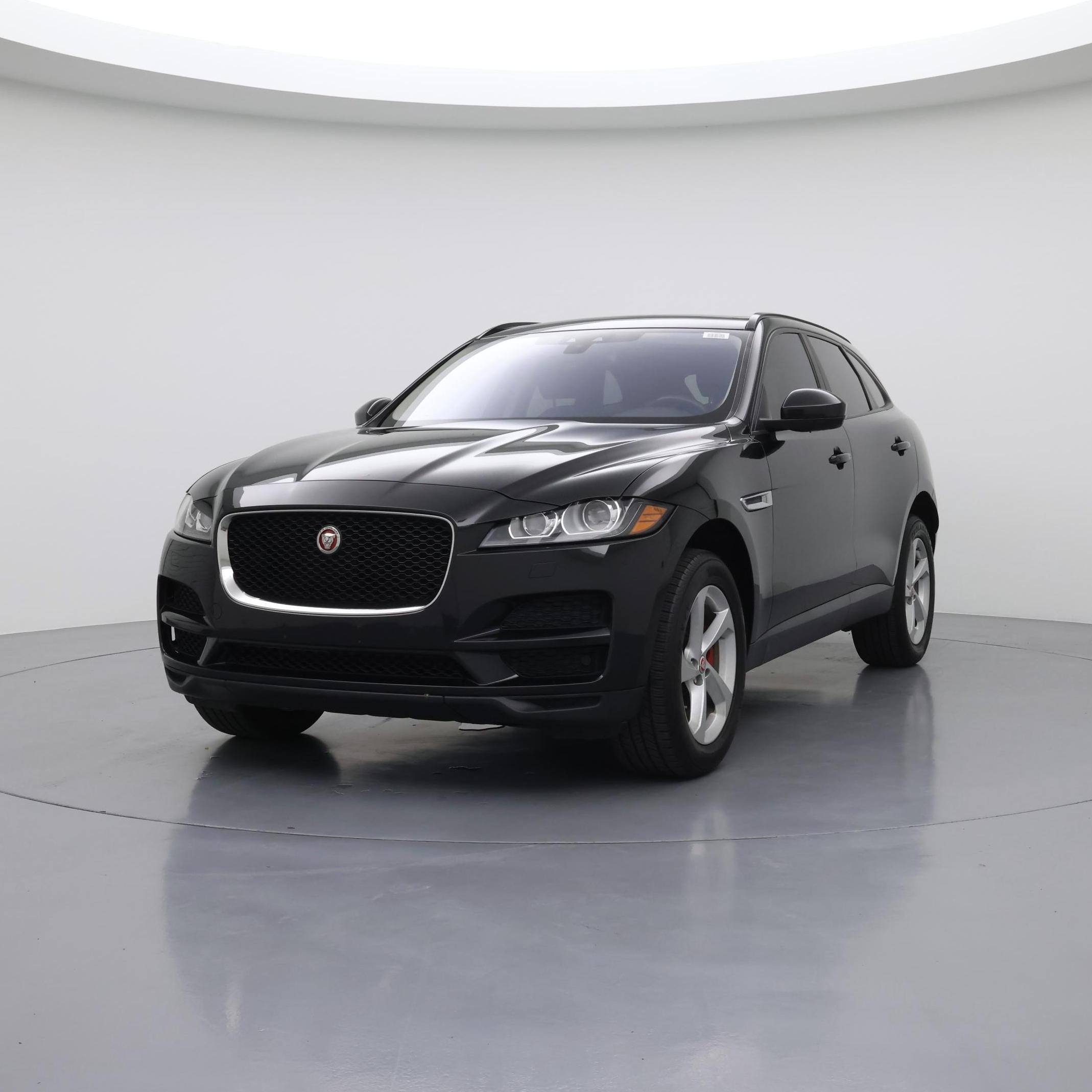 Thumbnail: 2017 Jaguar F-Pace - 4
