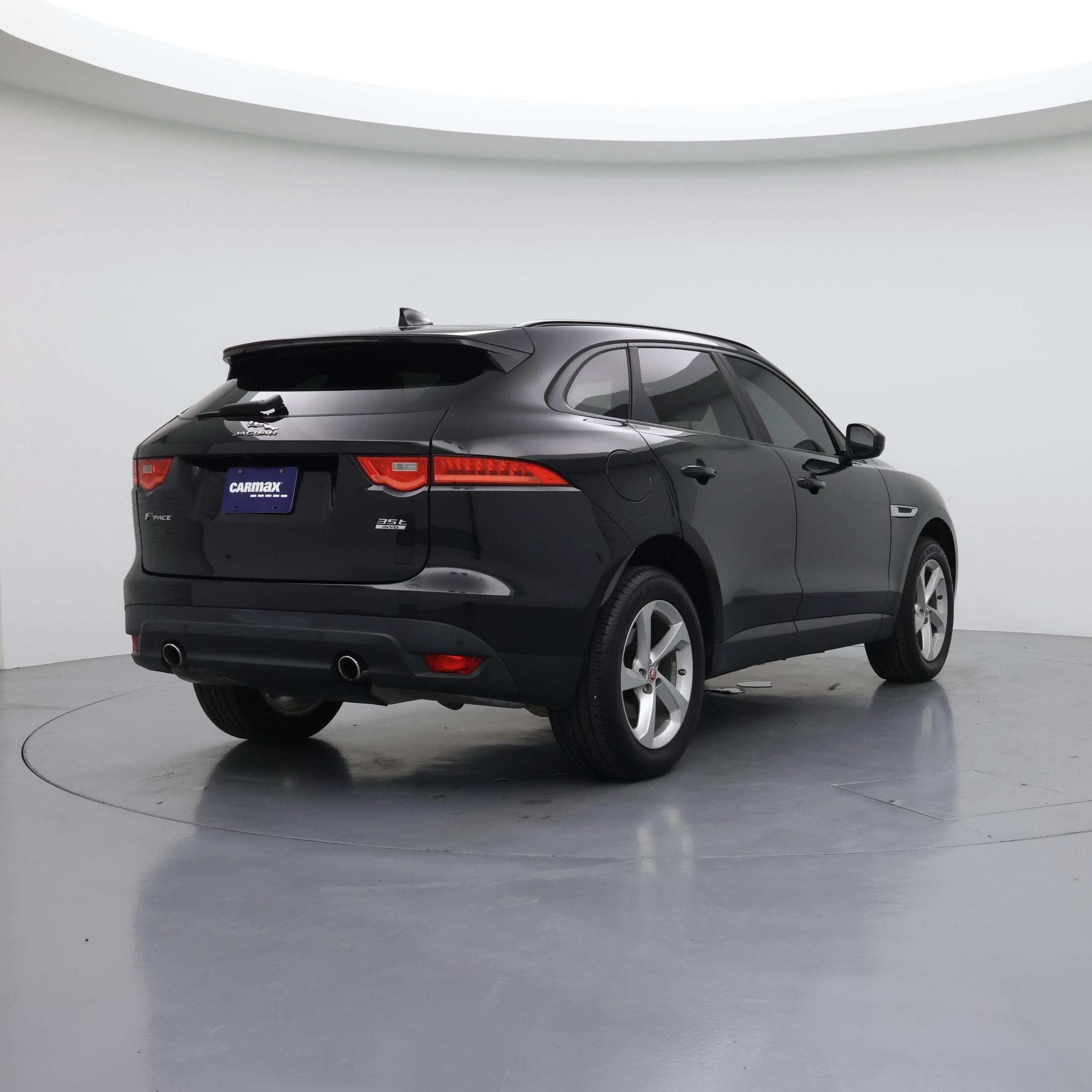 Thumbnail: 2017 Jaguar F-Pace - 8