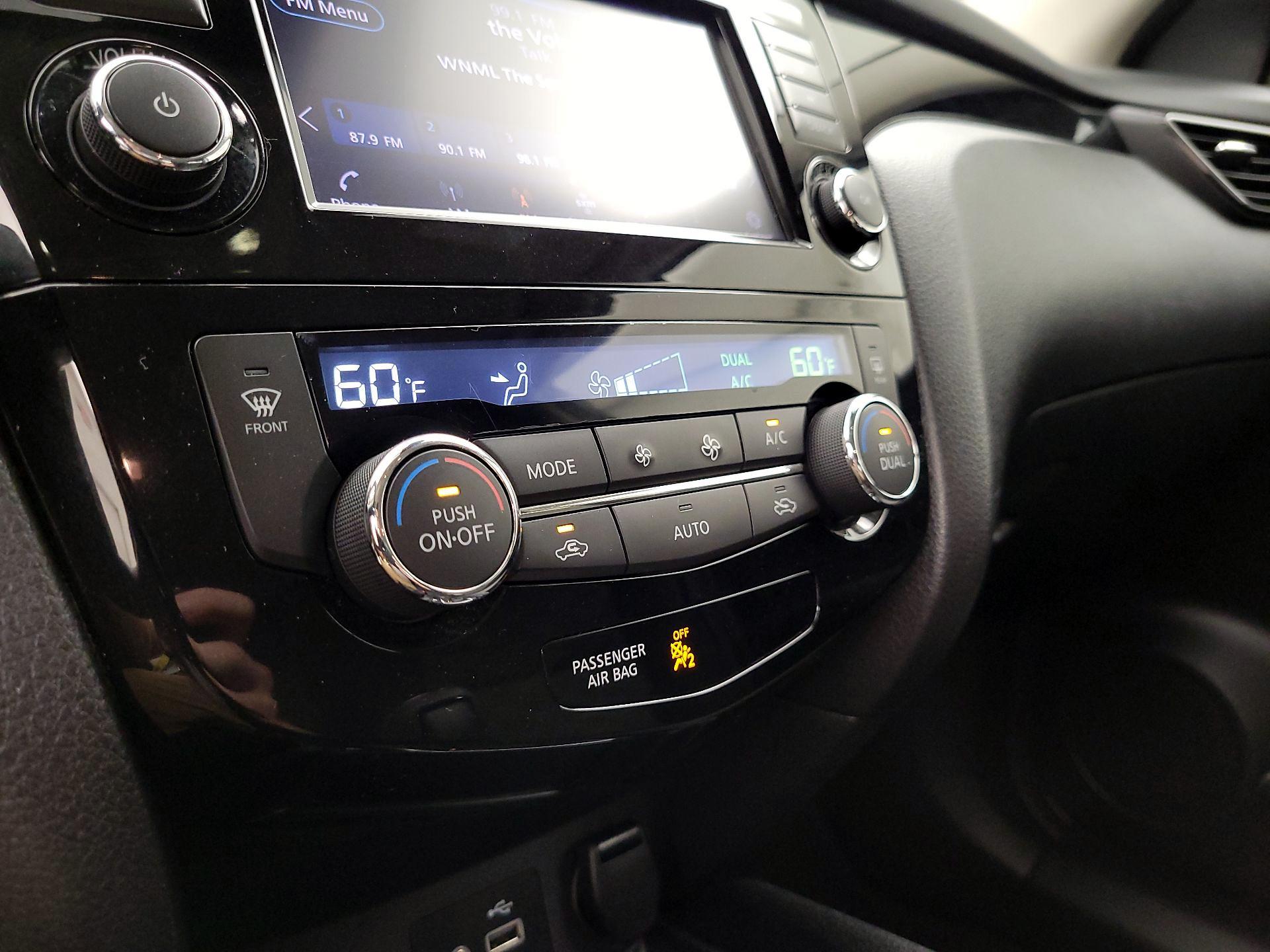 Thumbnail: 2019 Nissan Rogue Sport - 16