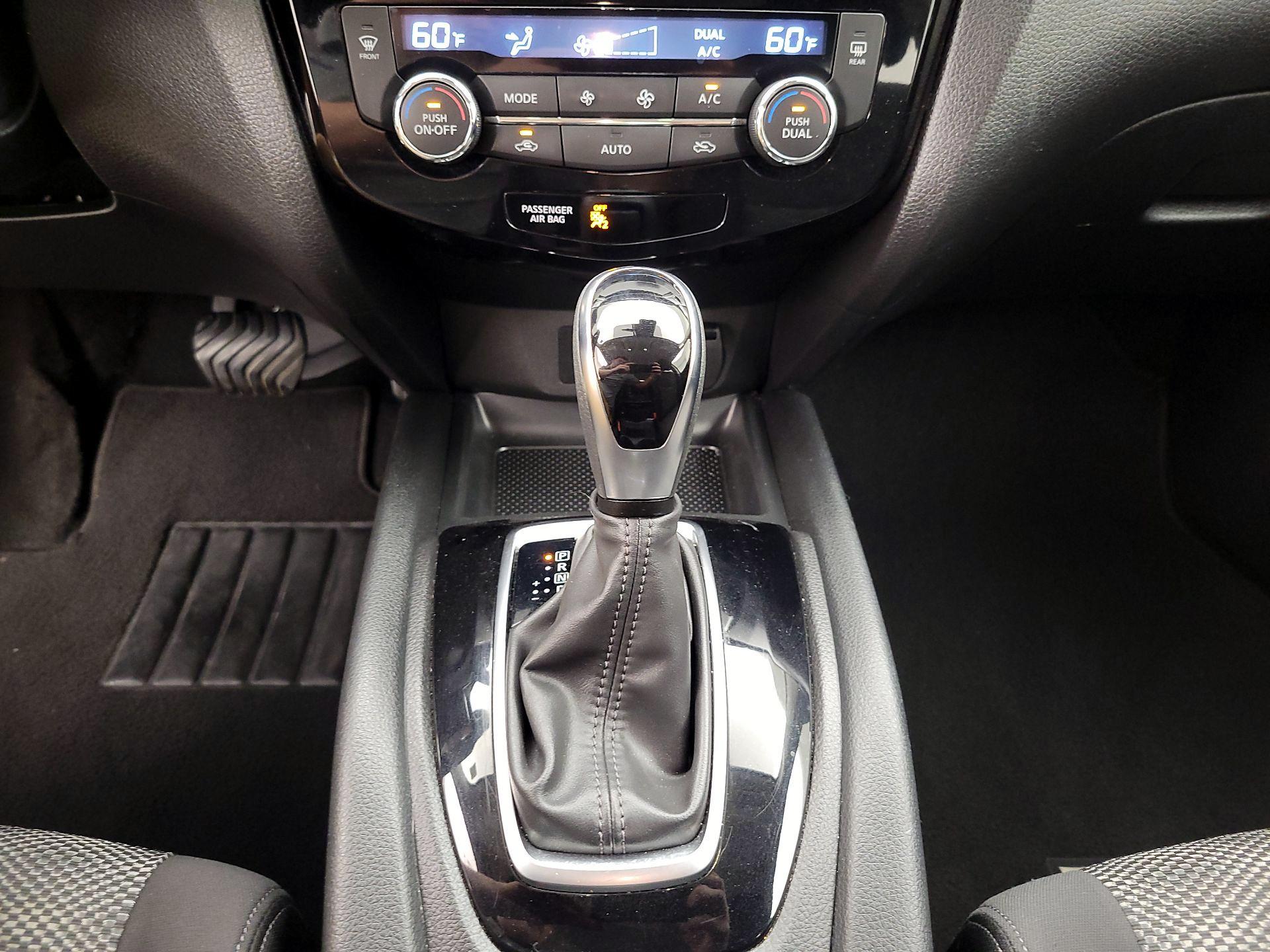 Thumbnail: 2019 Nissan Rogue Sport - 17