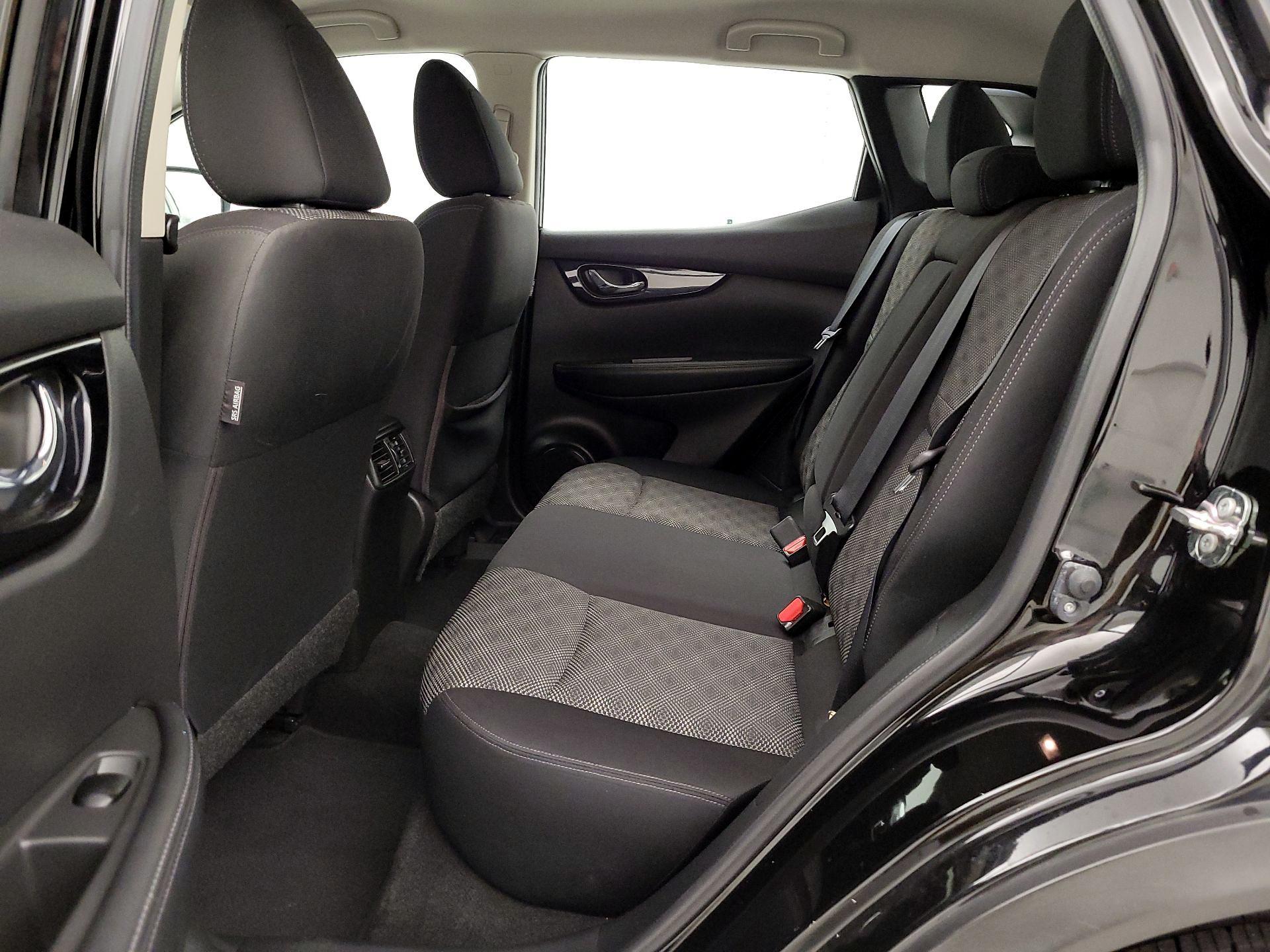 Thumbnail: 2019 Nissan Rogue Sport - 19