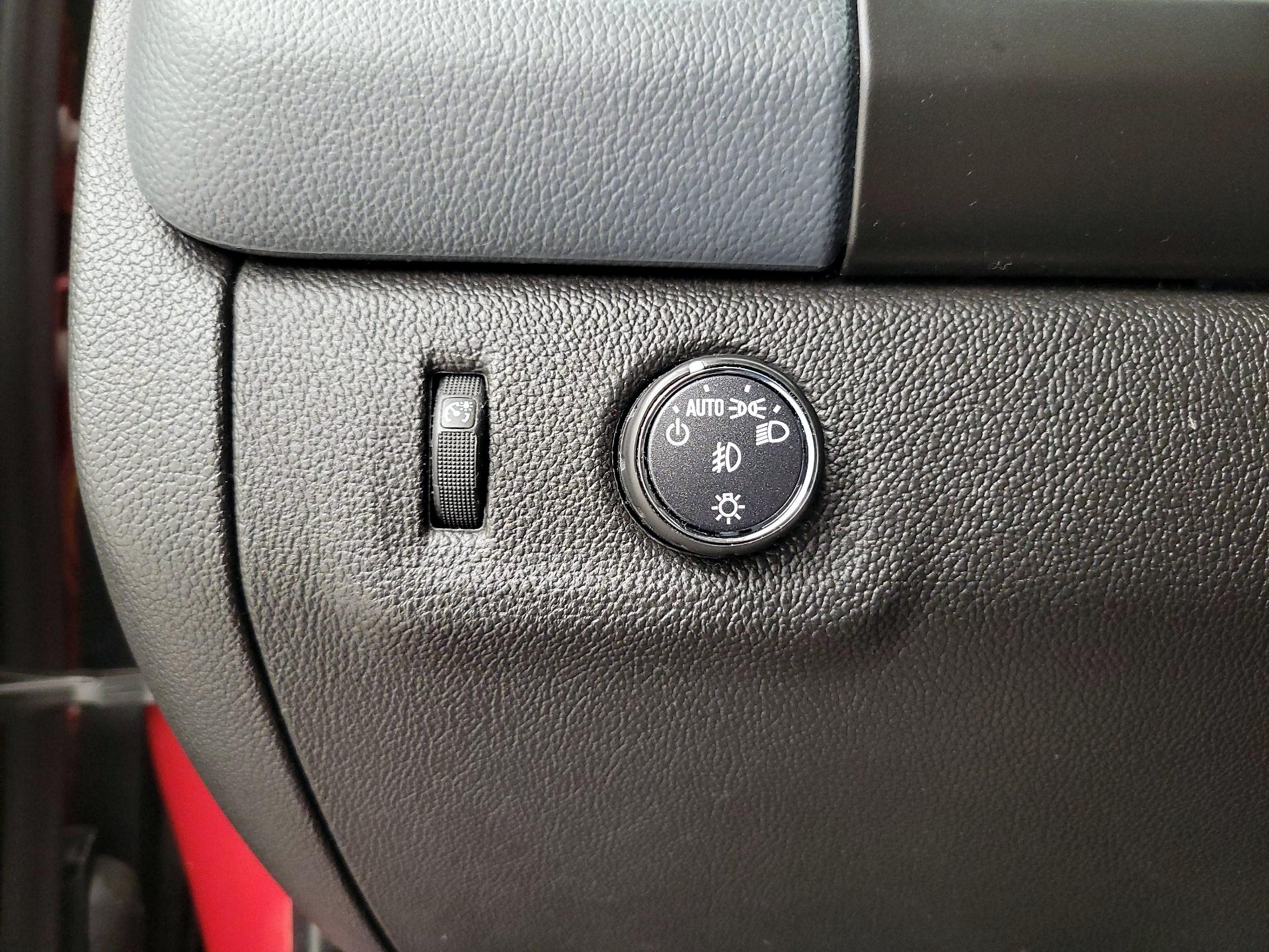 Thumbnail: 2015 Chevrolet Colorado - 13