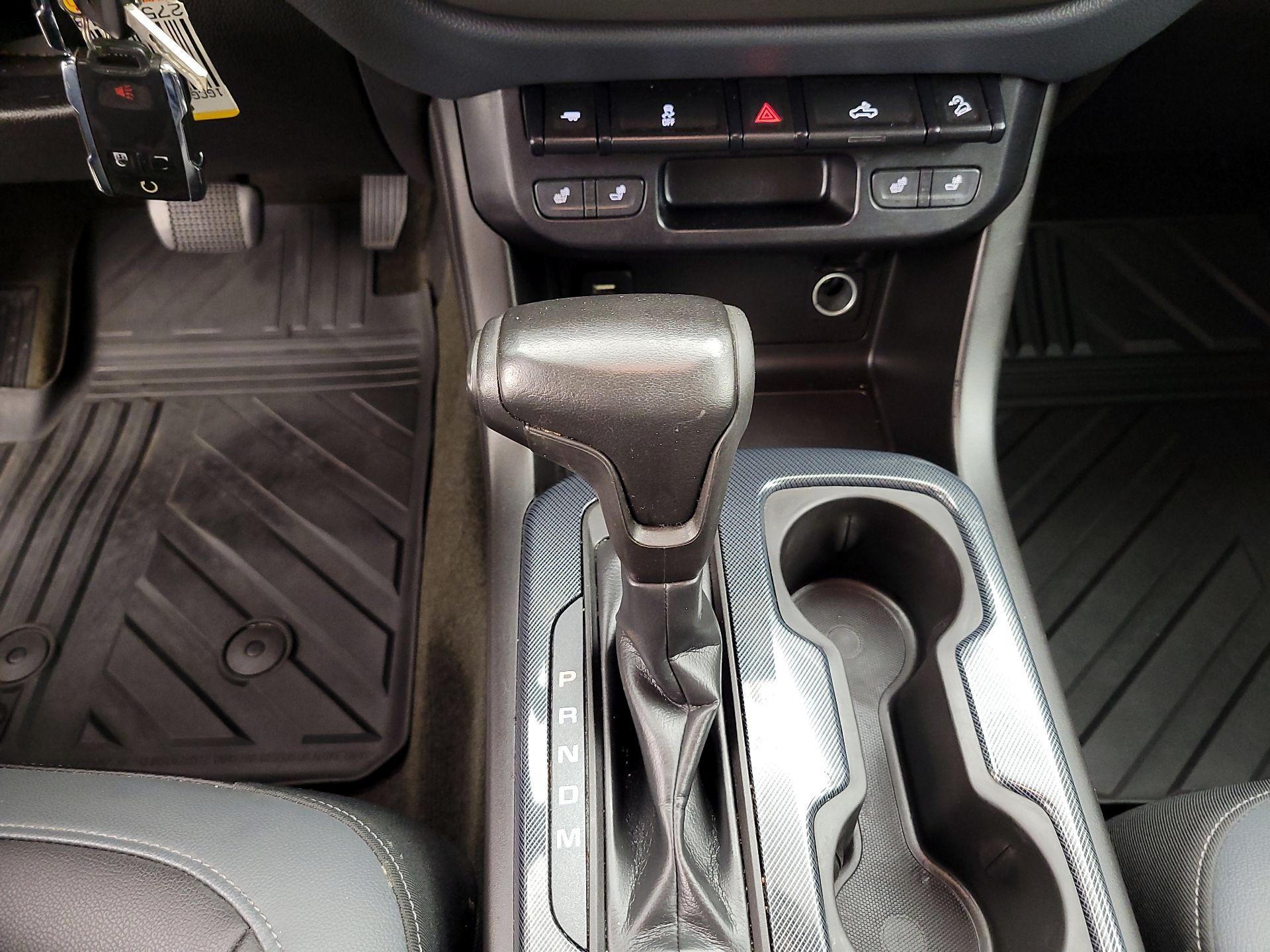 Thumbnail: 2015 Chevrolet Colorado - 18