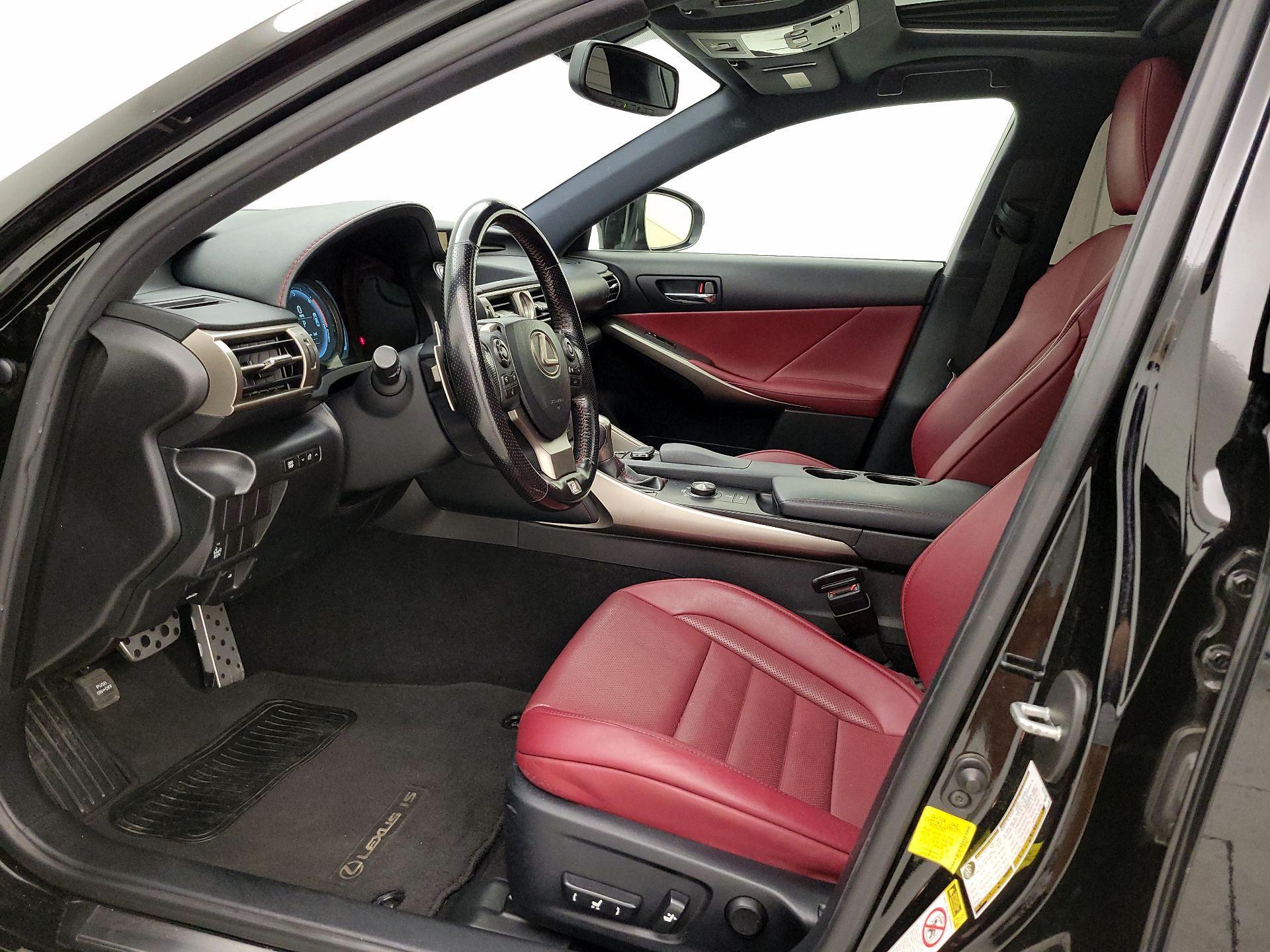 Thumbnail: 2016 Lexus IS - 11