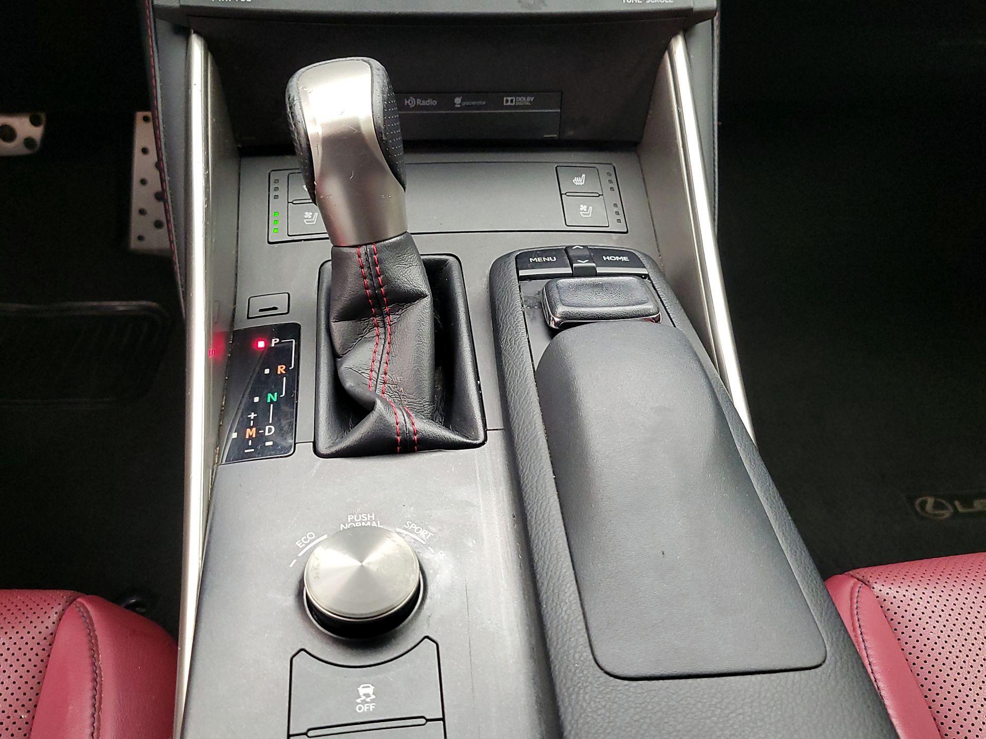 Thumbnail: 2016 Lexus IS - 18
