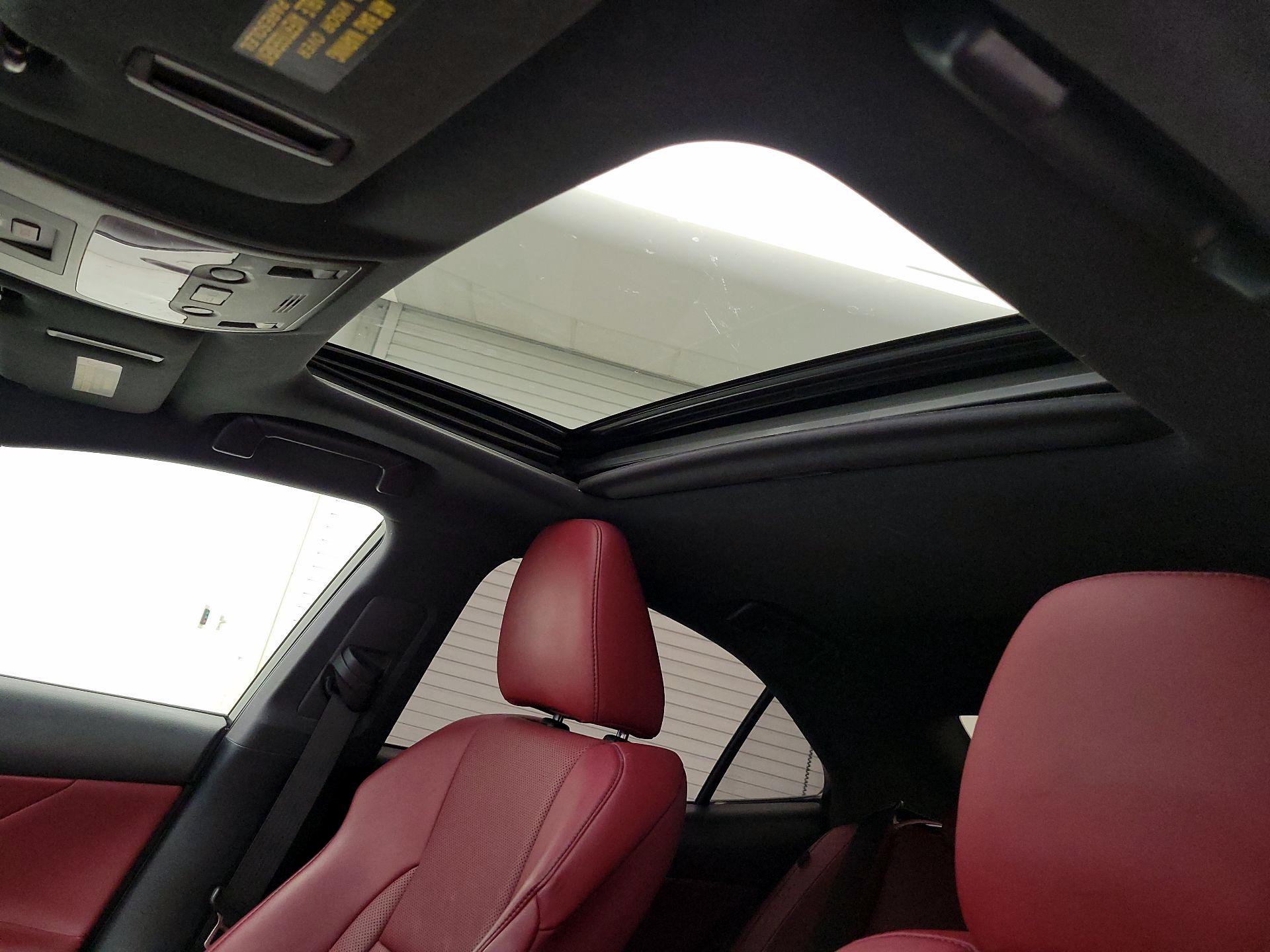 Thumbnail: 2016 Lexus IS - 20