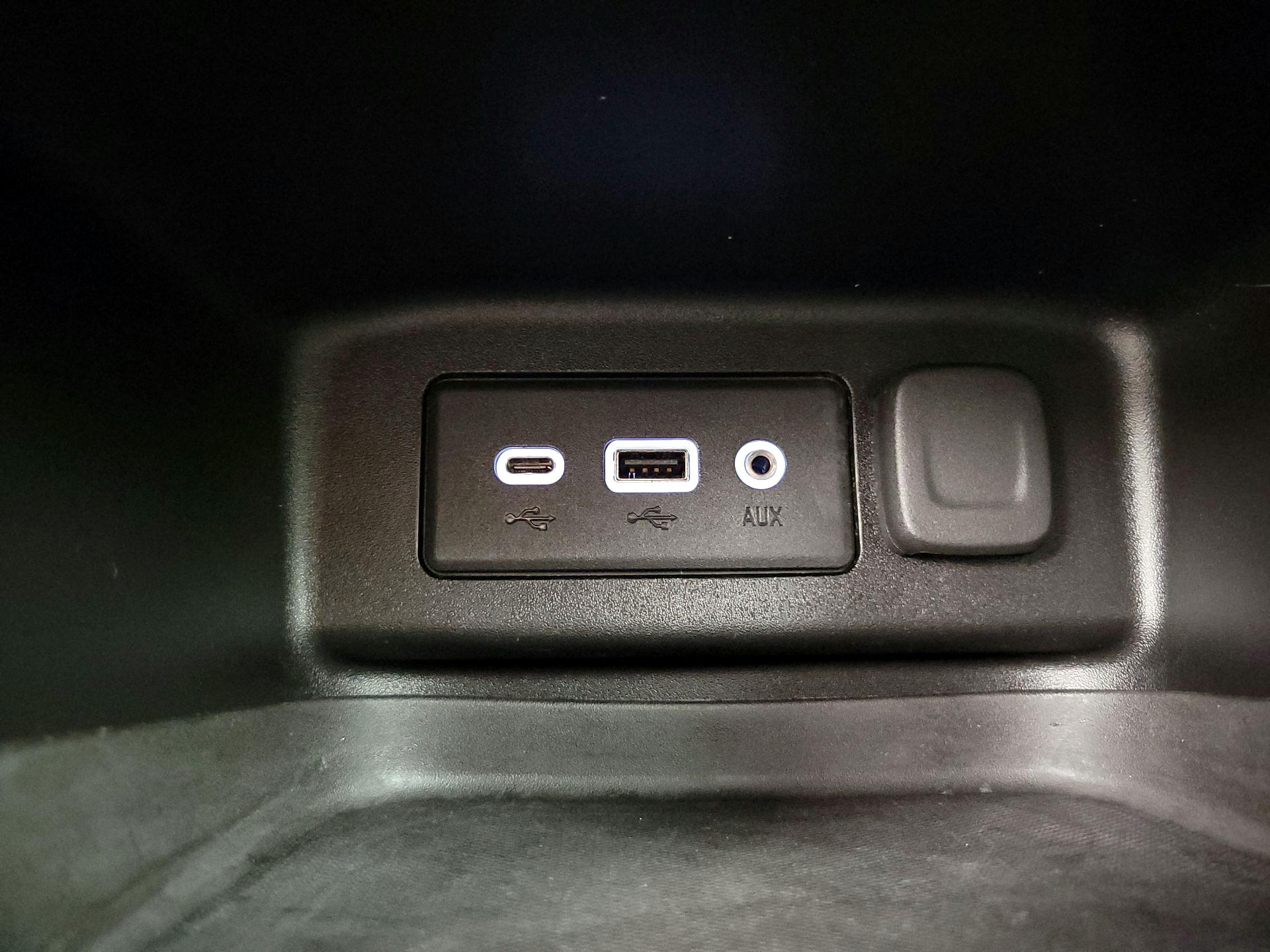 Thumbnail: 2019 Chevrolet Equinox - 18