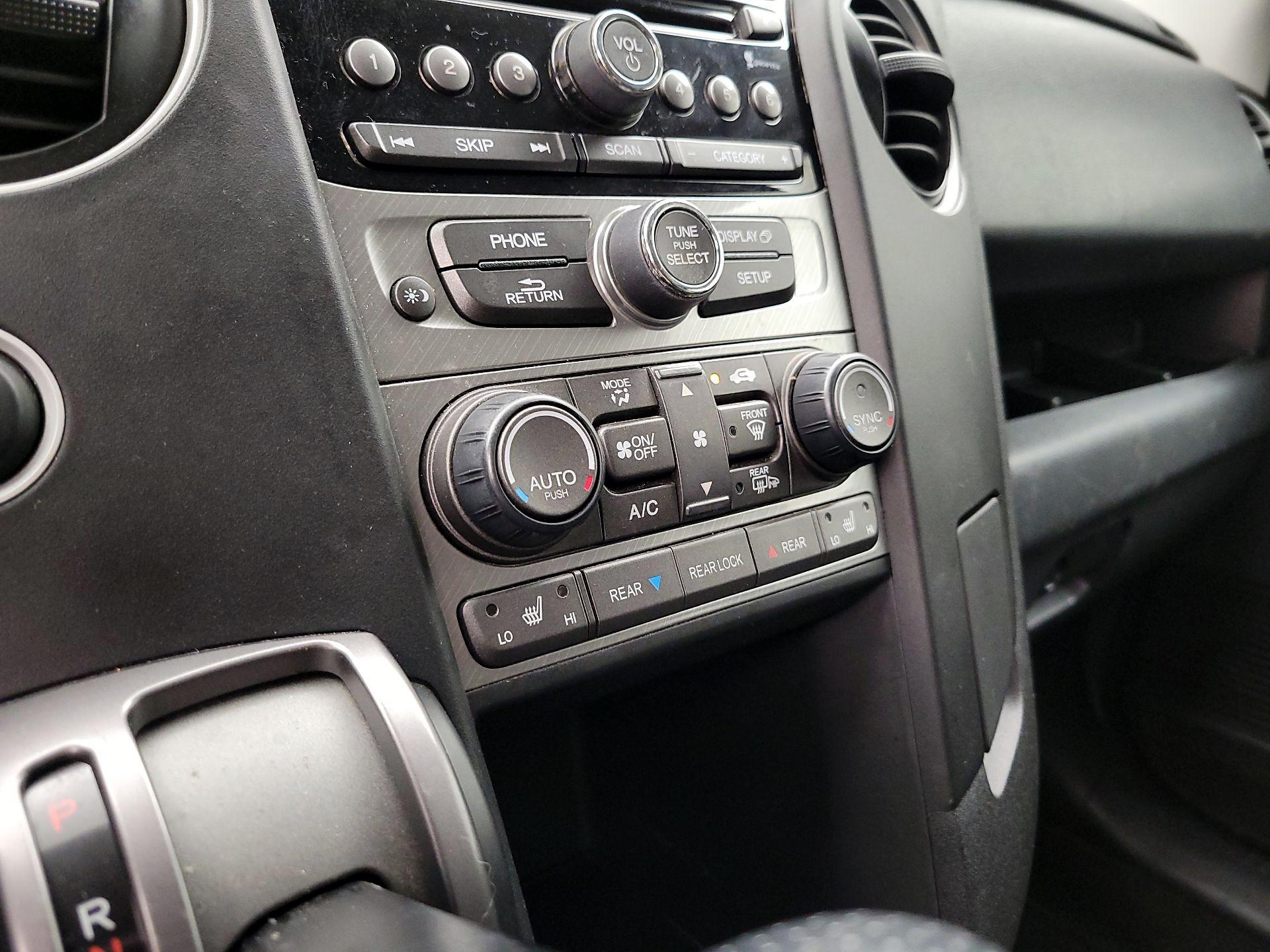 Thumbnail: 2015 Honda Pilot - 16