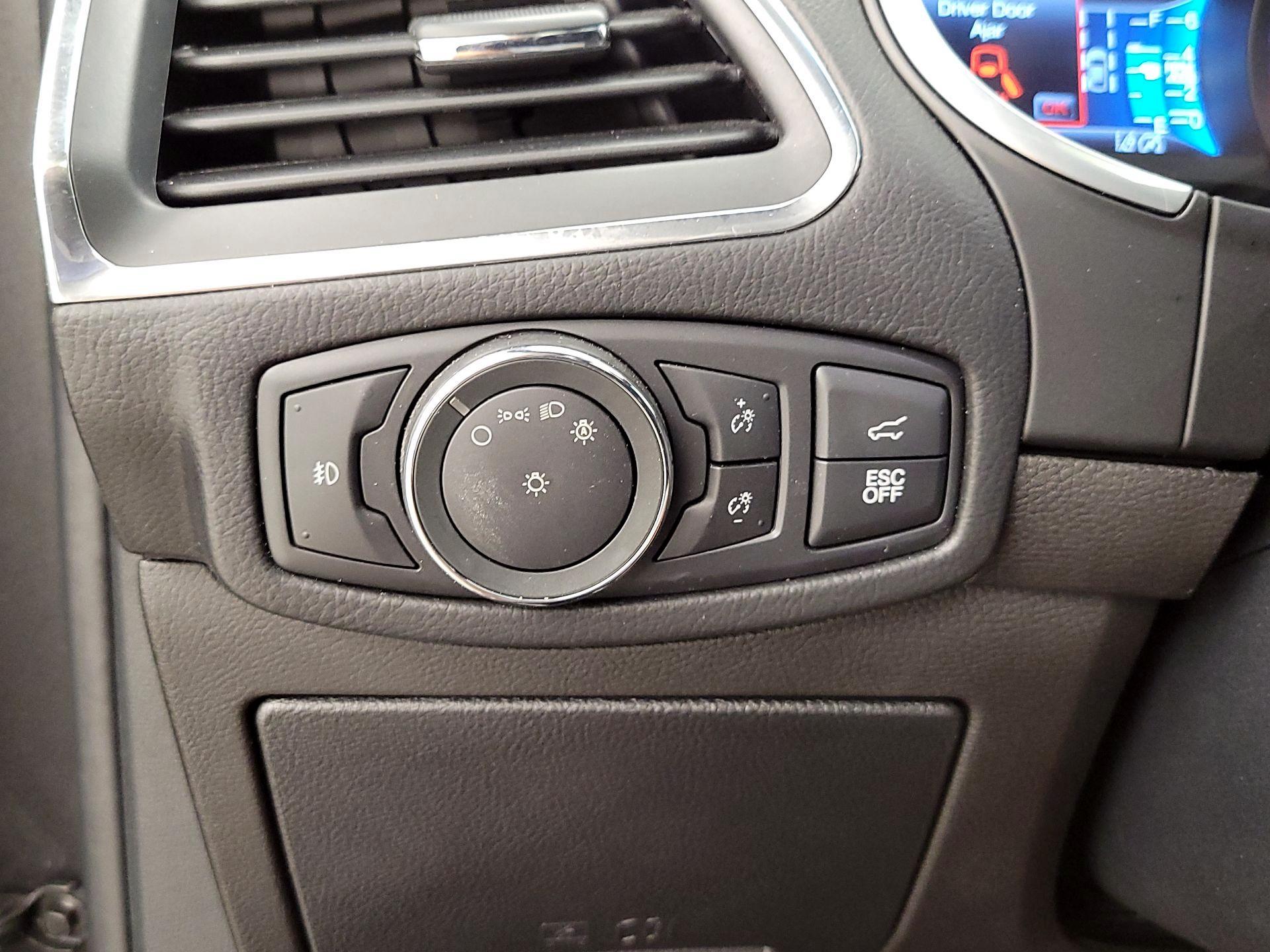 Thumbnail: 2019 Ford Edge - 13